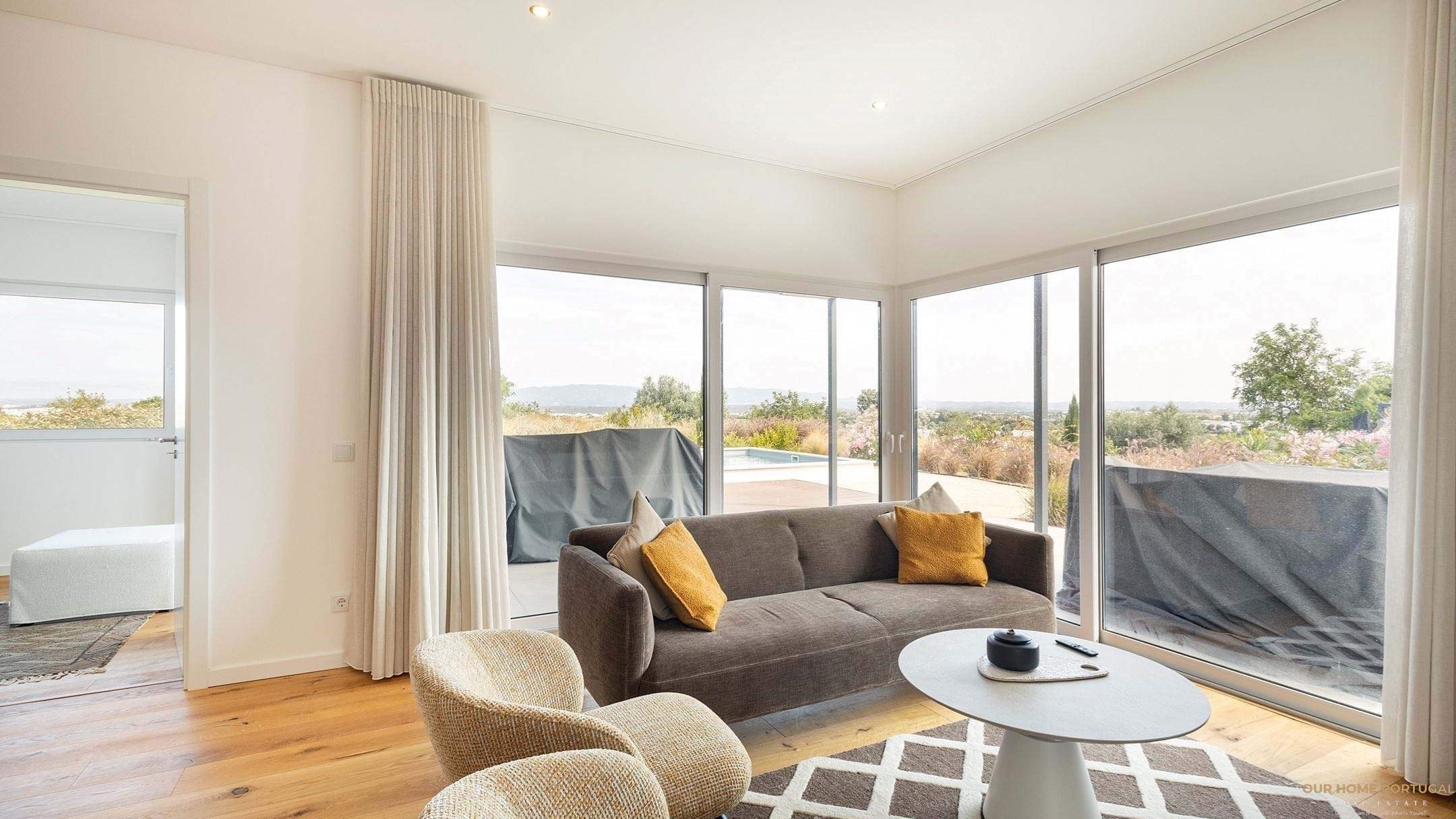 3 bedroom Villa in Estômbar E Parchal, Algarve, Portugal – OHP 001-509