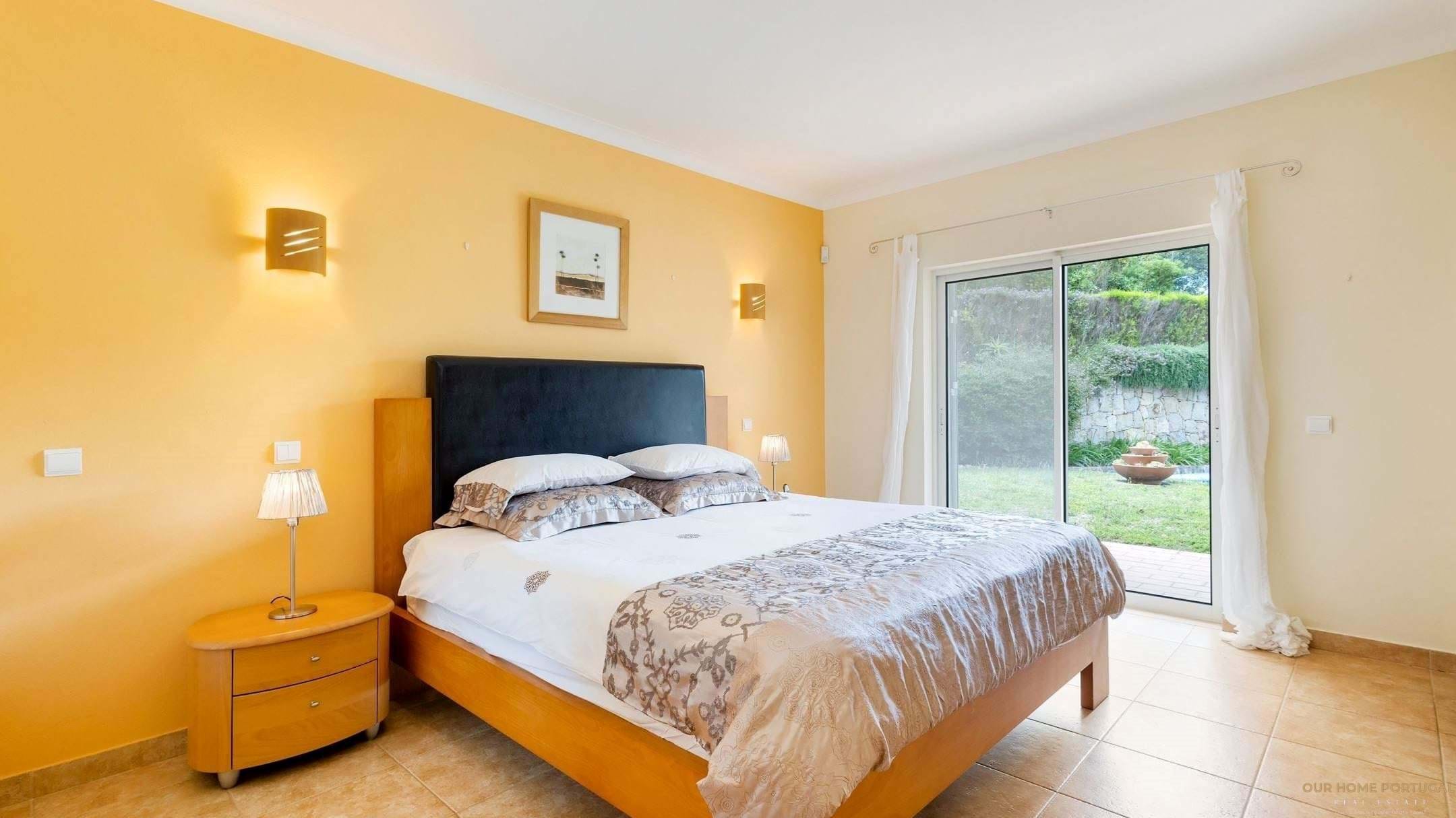 4 bedroom Apartment in Estômbar E Parchal, Algarve, Portugal – OHP 001-510