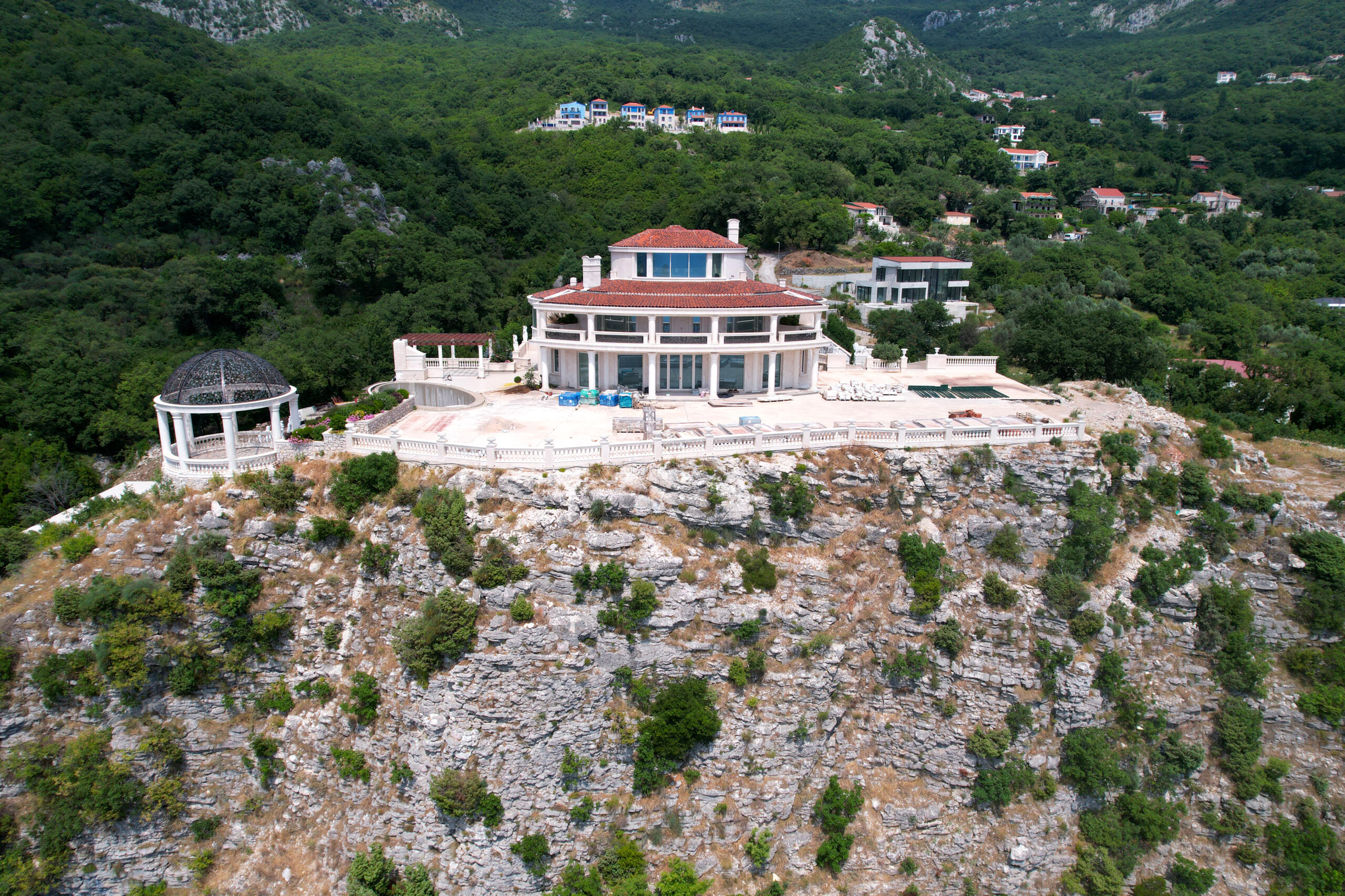 11 bedroom Villa in Sveti Stefan, Montenegro – CMM52963