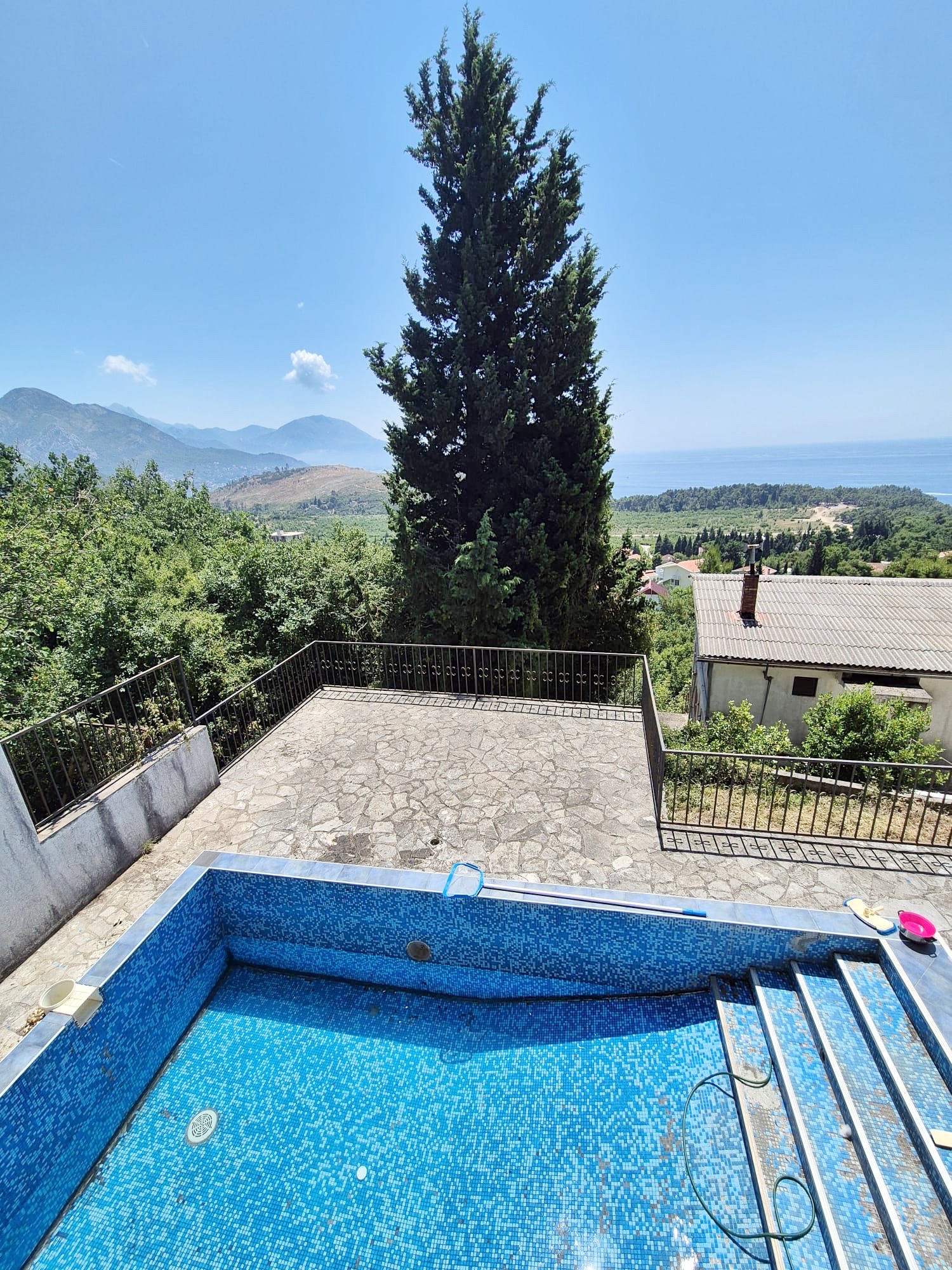 4 bedroom House in Zagradje, Montenegro – CMM52981