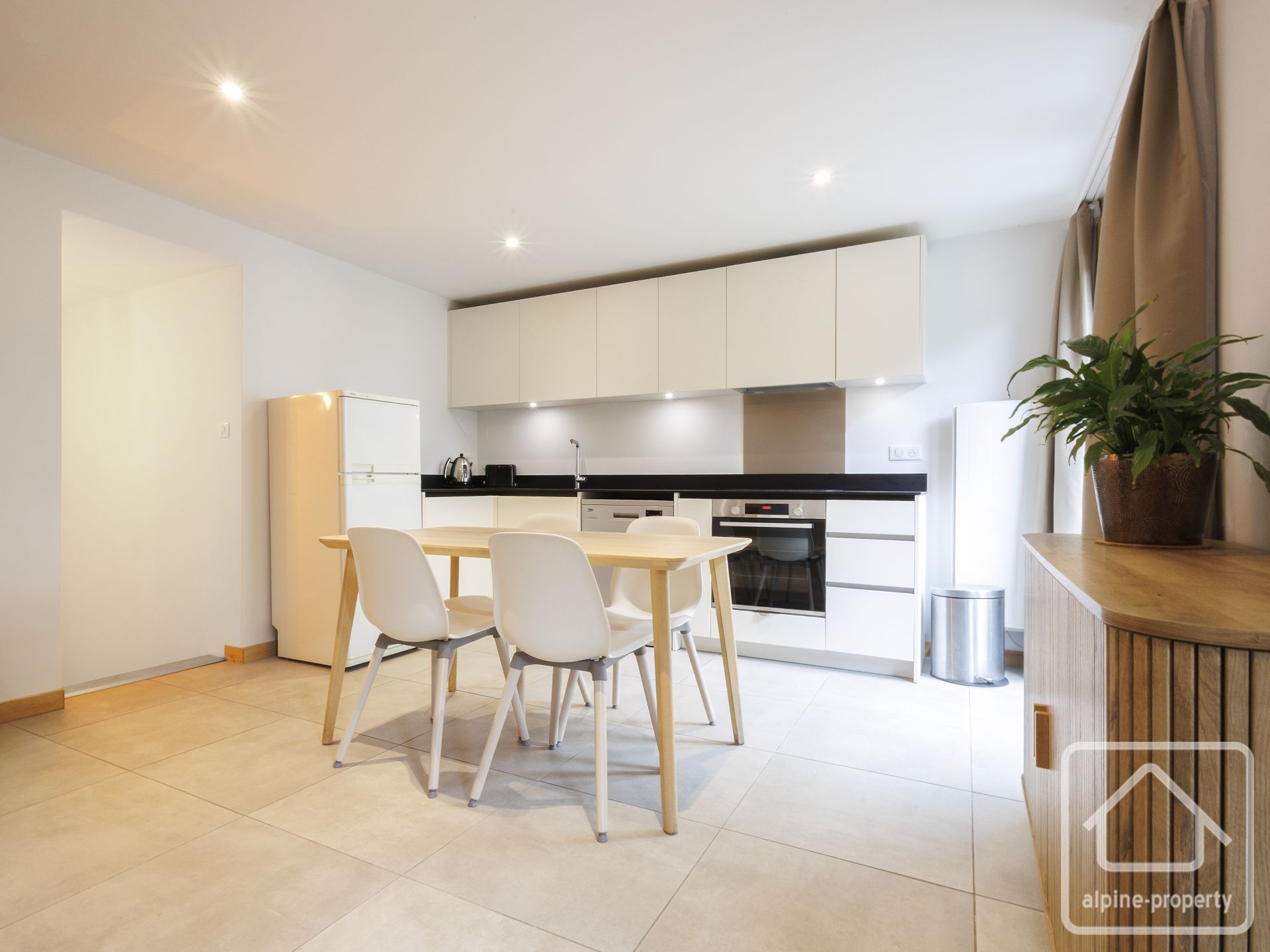 Superb 2-bedroom Apartment In Montriond, Totally Renovated With A Balcony, Communal Garden, And Garage. – PIVOTTES