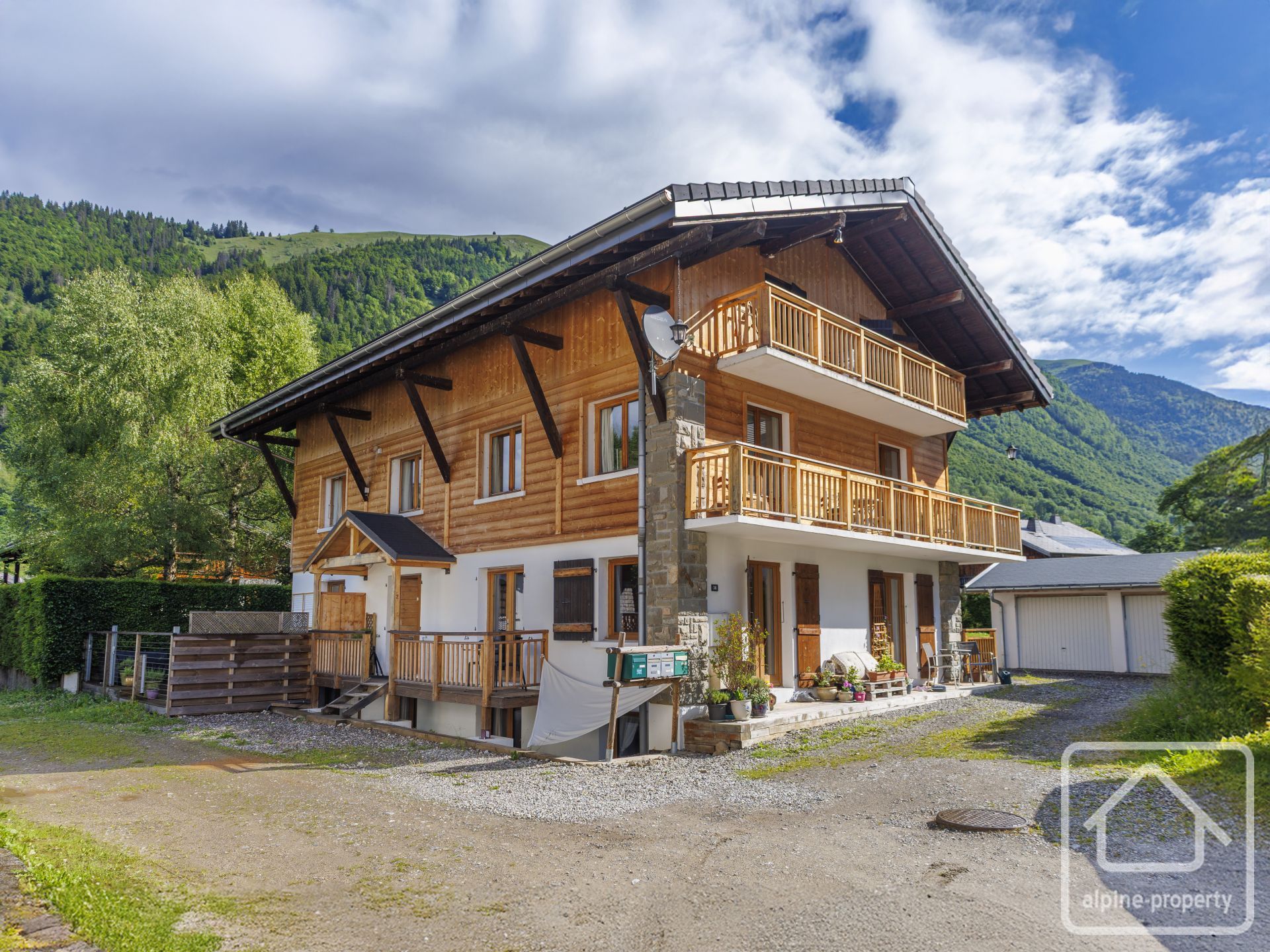 Superb 2-bedroom Apartment In Montriond, Totally Renovated With A Balcony, Communal Garden, And Garage. – PIVOTTES