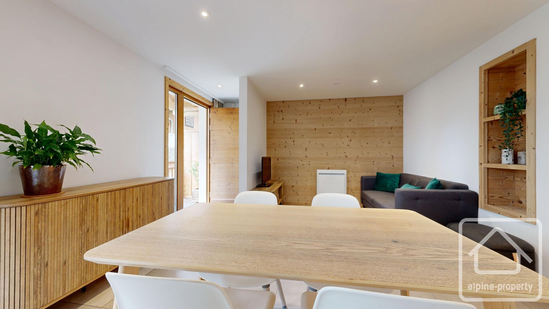 Superb 2-bedroom Apartment In Montriond, Totally Renovated With A Balcony, Communal Garden, And Garage. – PIVOTTES