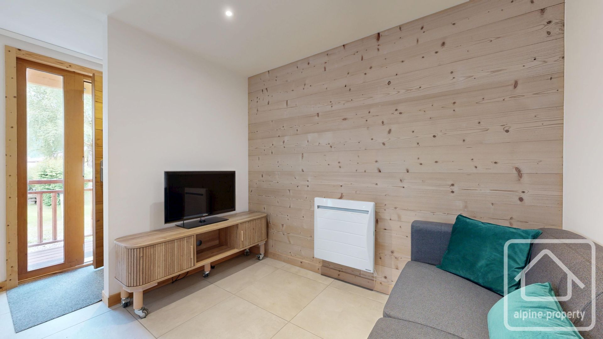 Superb 2-bedroom Apartment In Montriond, Totally Renovated With A Balcony, Communal Garden, And Garage. – PIVOTTES