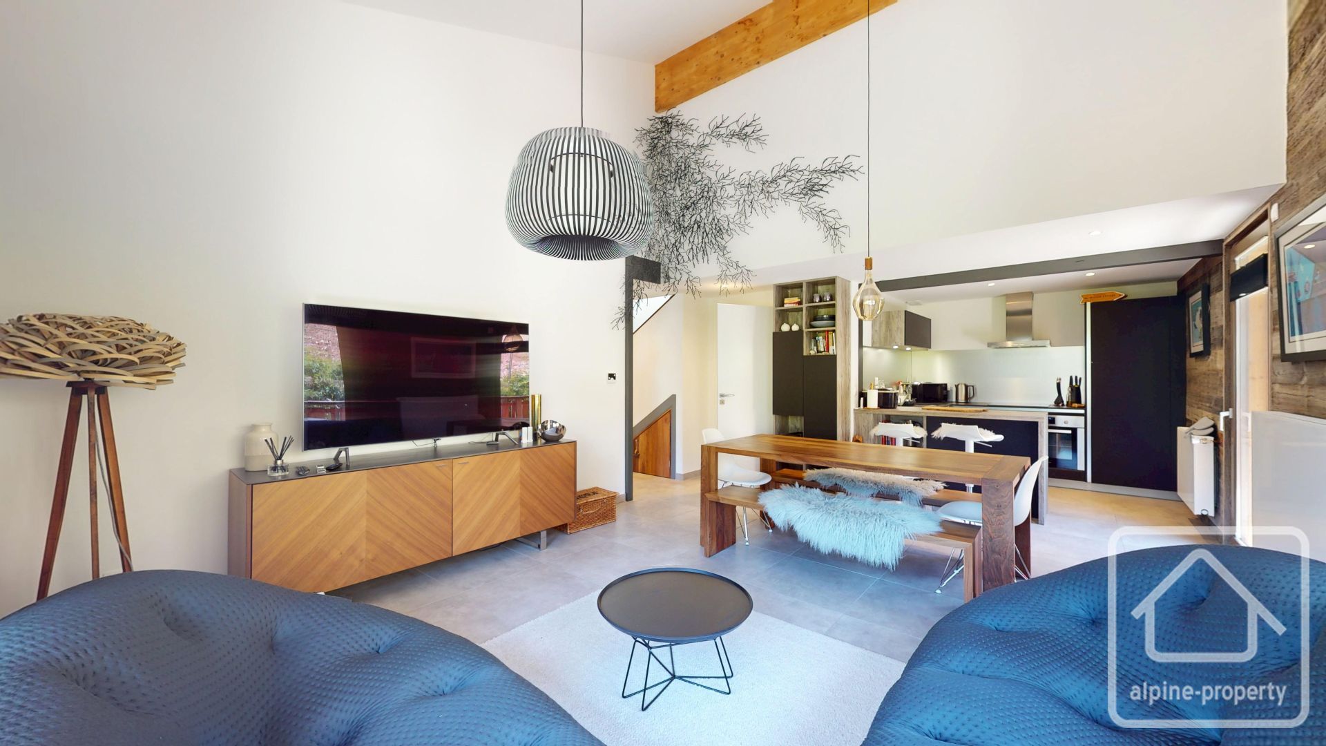 A Stunning Penthouse Duplex Apartment Located In A Quiet Location Not Far From The Centre. – APPTFREINETSD401