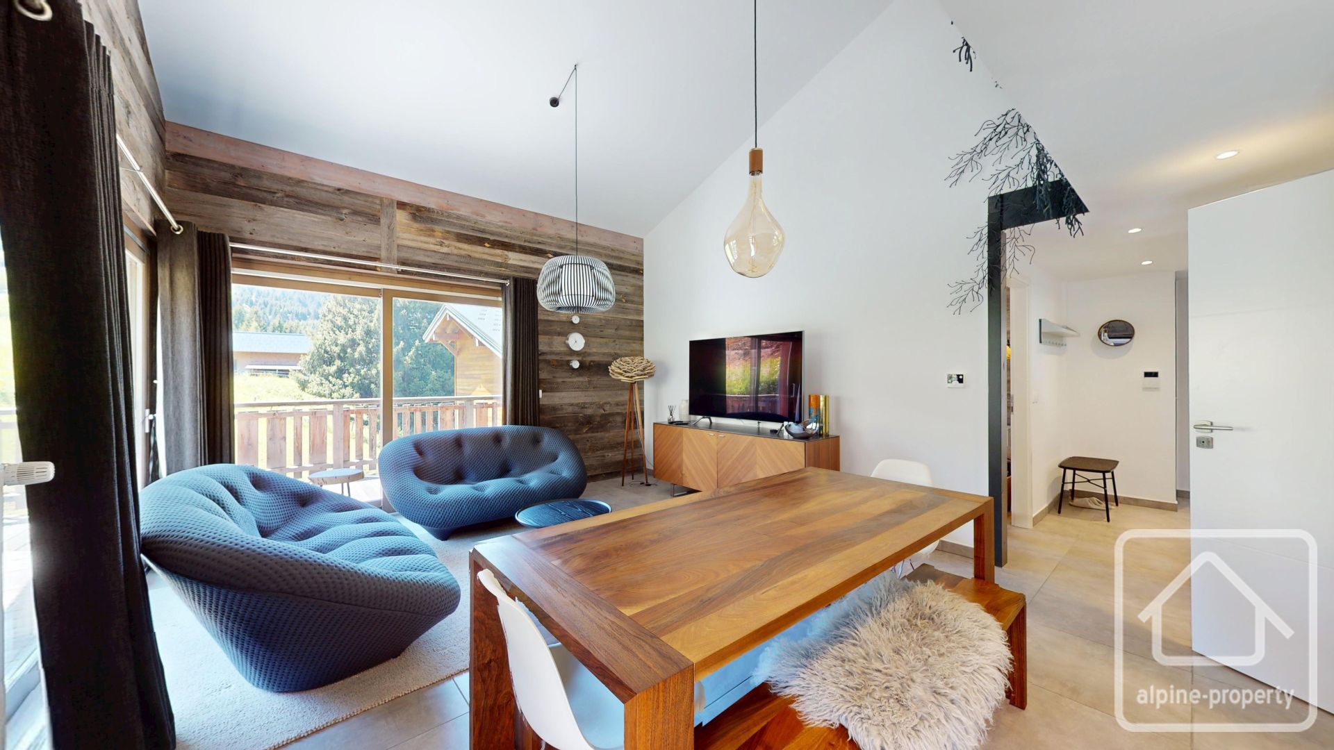 A Stunning Penthouse Duplex Apartment Located In A Quiet Location Not Far From The Centre. – APPTFREINETSD401