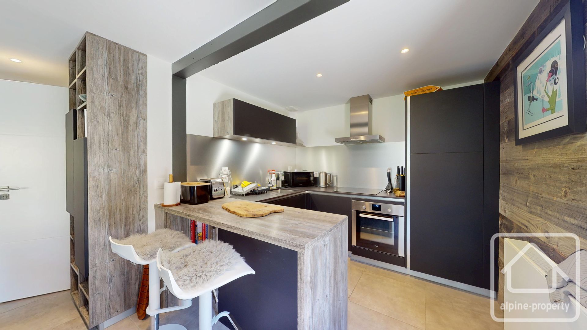 A Stunning Penthouse Duplex Apartment Located In A Quiet Location Not Far From The Centre. – APPTFREINETSD401