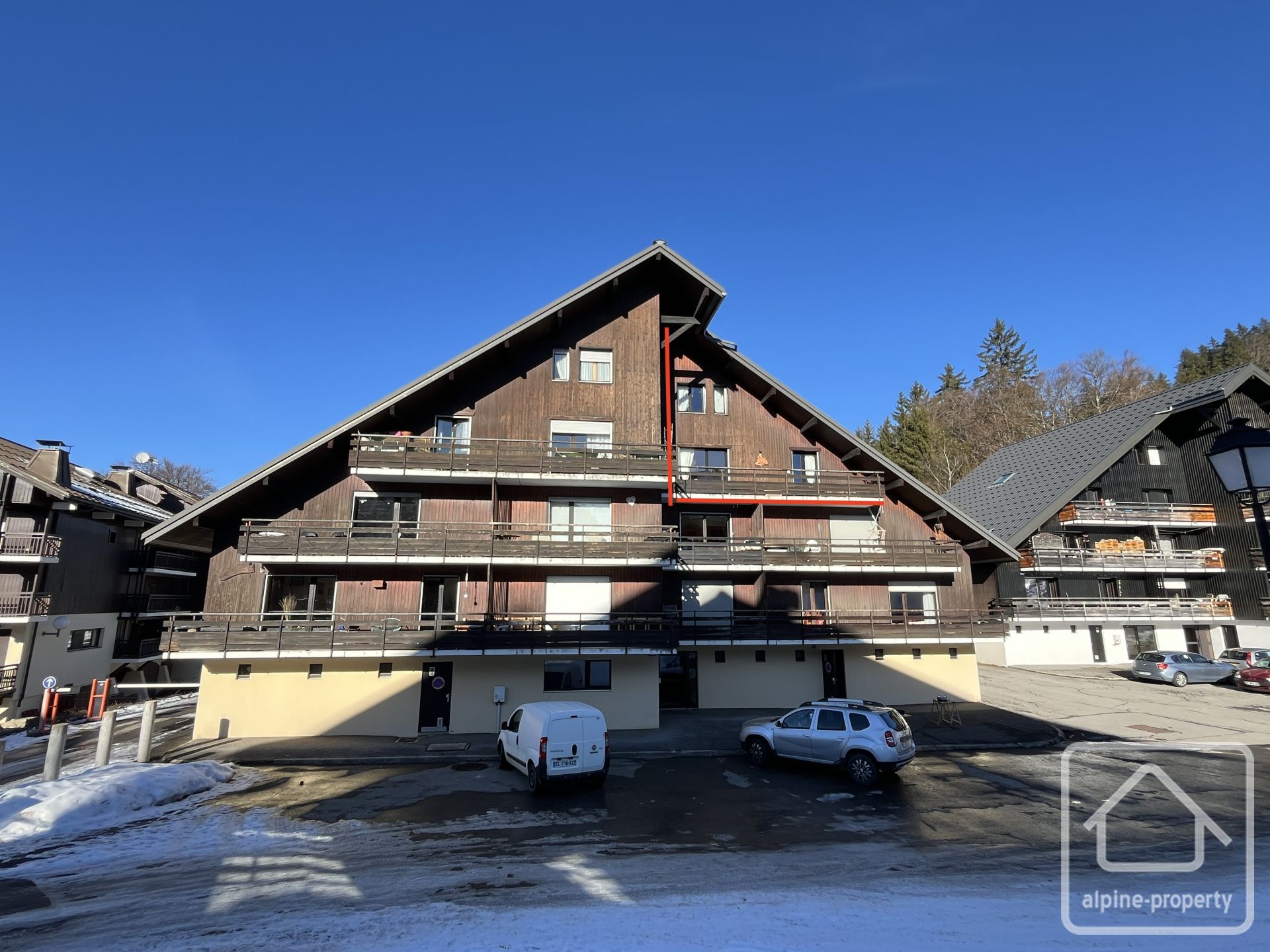 Spacious Duplex Apartment In The Centre, 2 Bedrooms, South-facing With A View Of The Aravis Mountains, Garage. – APPTVALRENAND