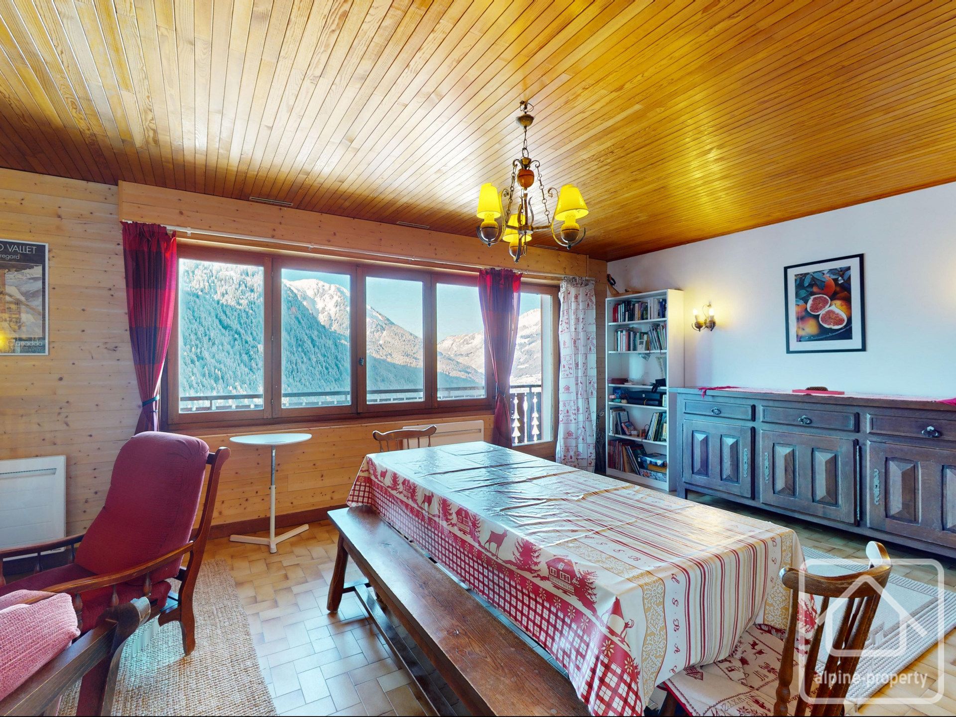 A Spacious 2 Bedroom Apartment Located In One Of Chatel’s Most Sought After Locations. – APPTGRANDROC3
