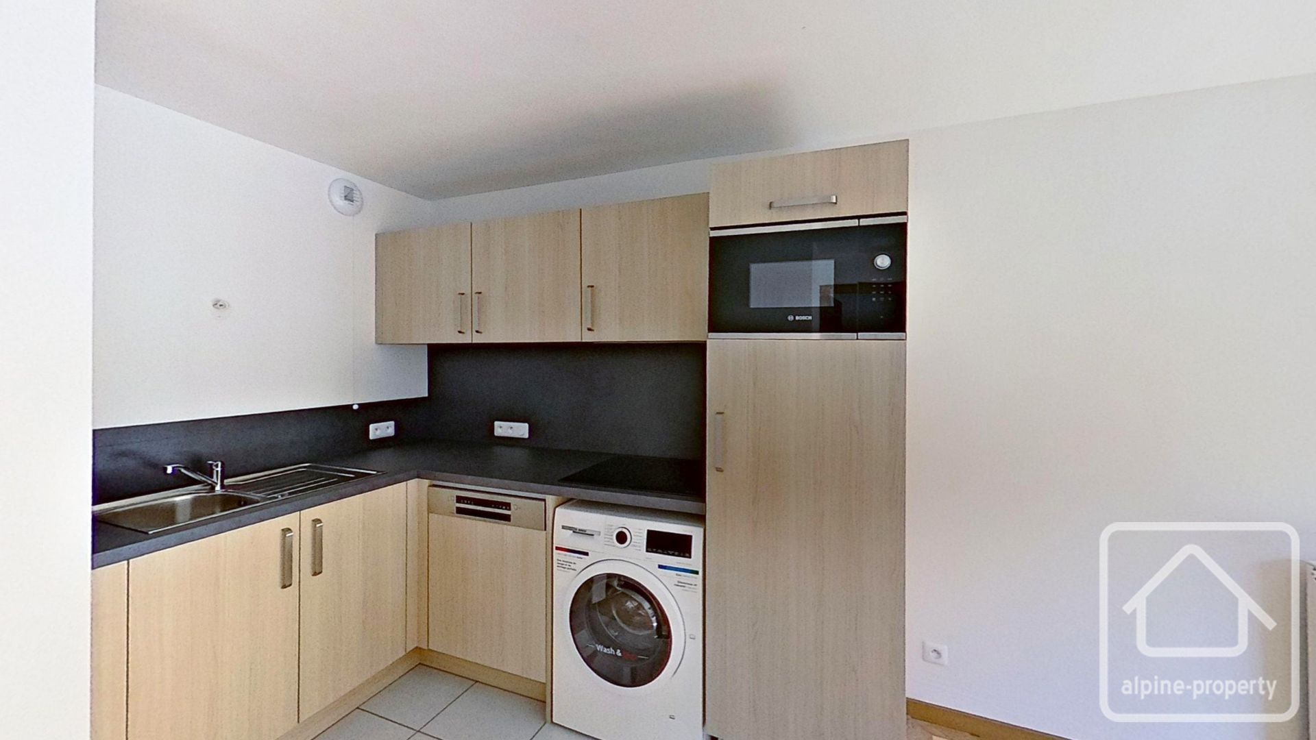 A Rare Opportunity To Acquire A Brand New Apartment Right In The Centre Of Chatel. – APPTSOLDANELLES2A13