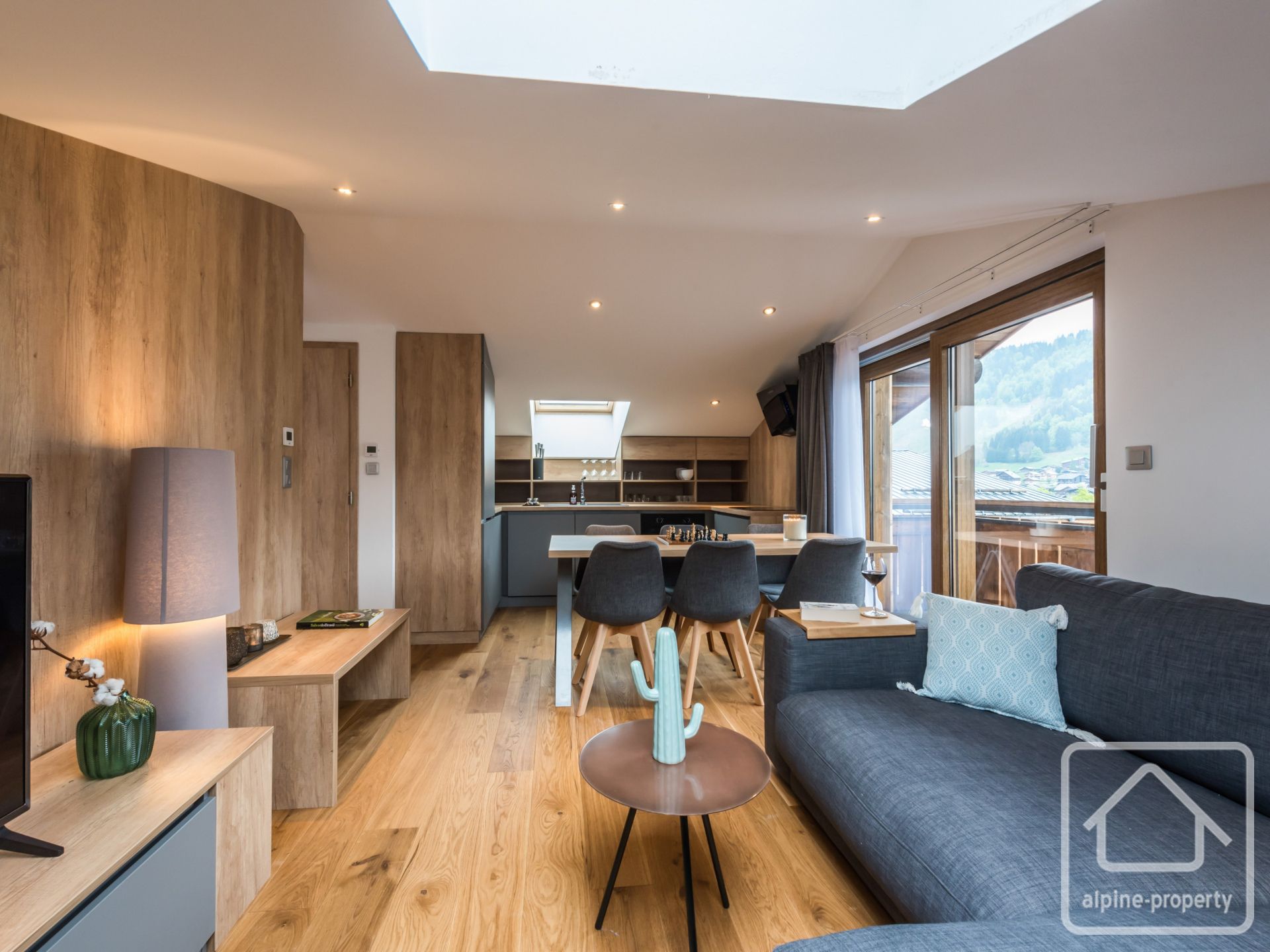 3 Bedroom Apartment With 2 Bathrooms And 2 Balconies – APPTLERIDGEB6