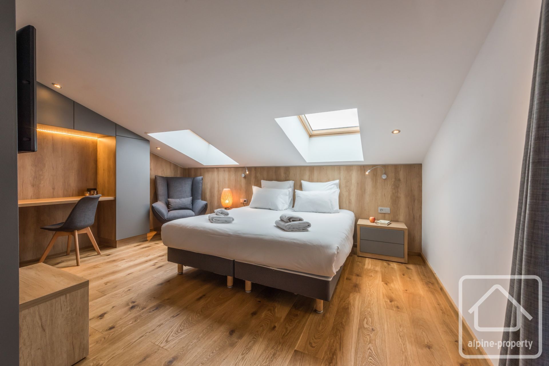 3 Bedroom Apartment With 2 Bathrooms And 2 Balconies – APPTLERIDGEB6