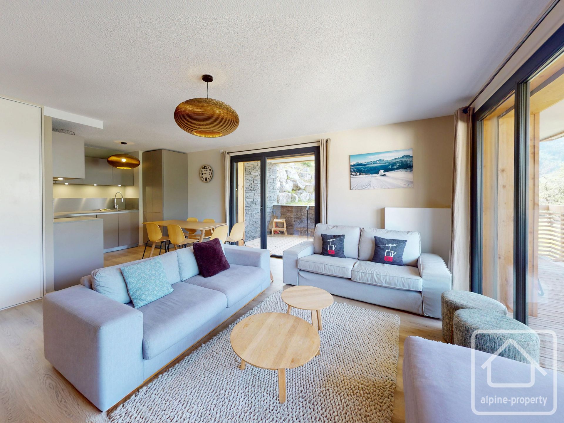 A Spacious And Modern Three Bedroom Apartment Alongside The Pistes. – APPTVIEW