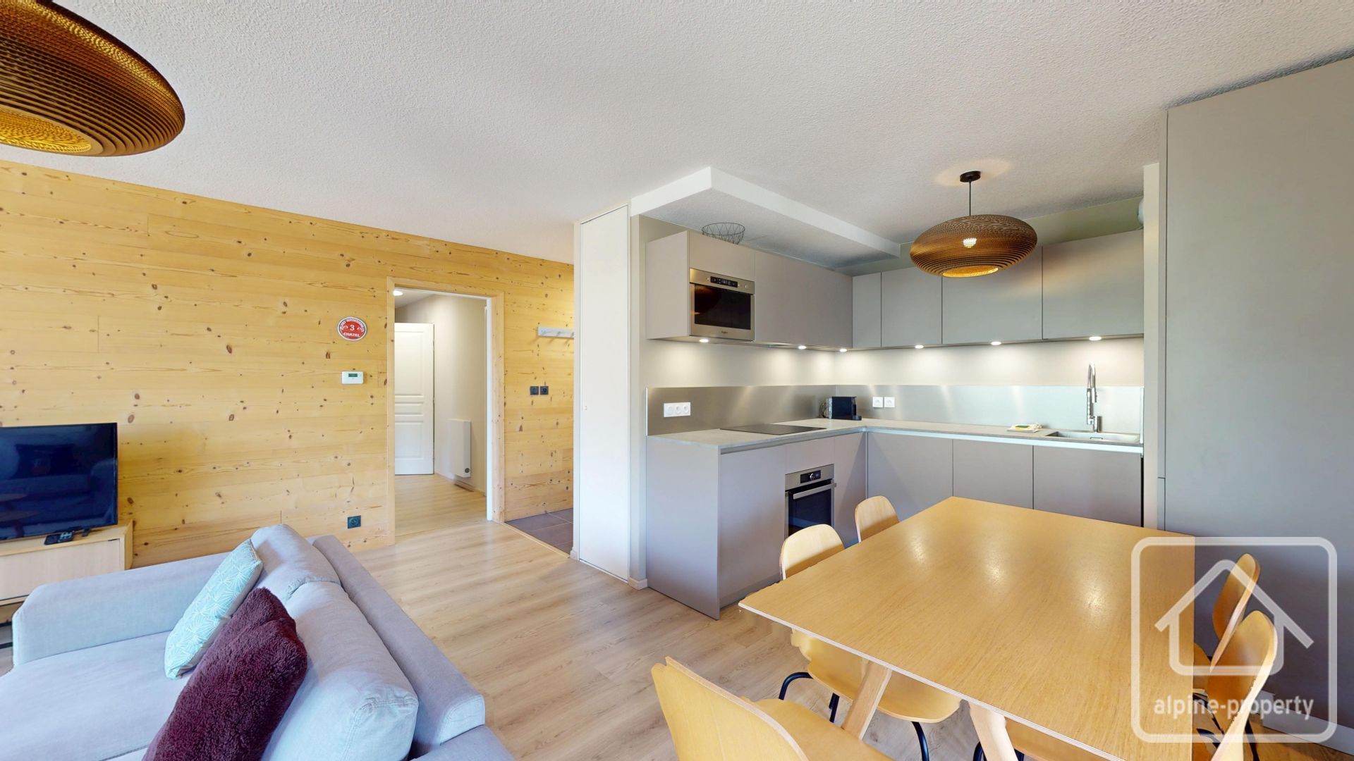 A Spacious And Modern Three Bedroom Apartment Alongside The Pistes. – APPTVIEW