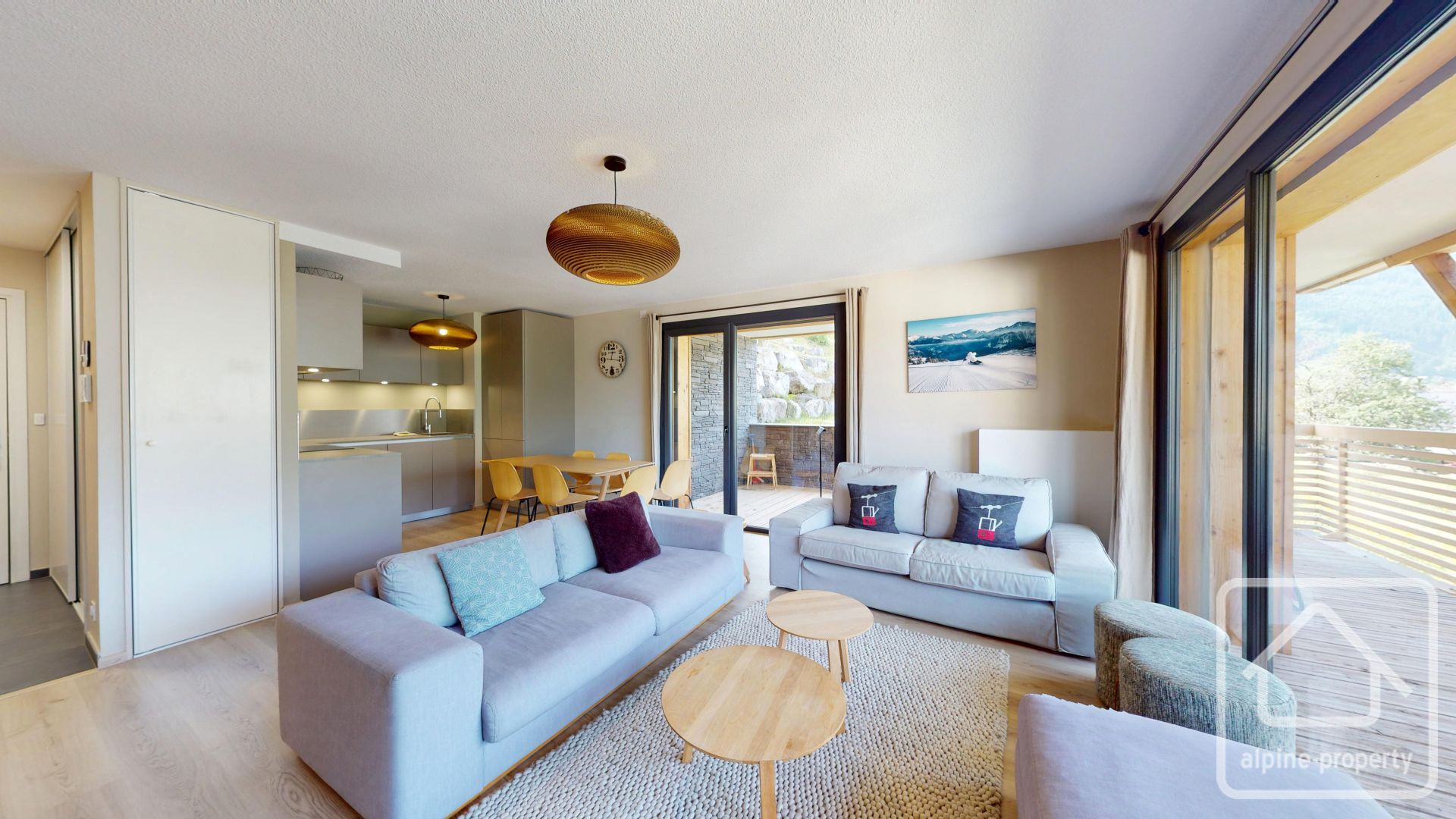 A Spacious And Modern Three Bedroom Apartment Alongside The Pistes. – APPTVIEW