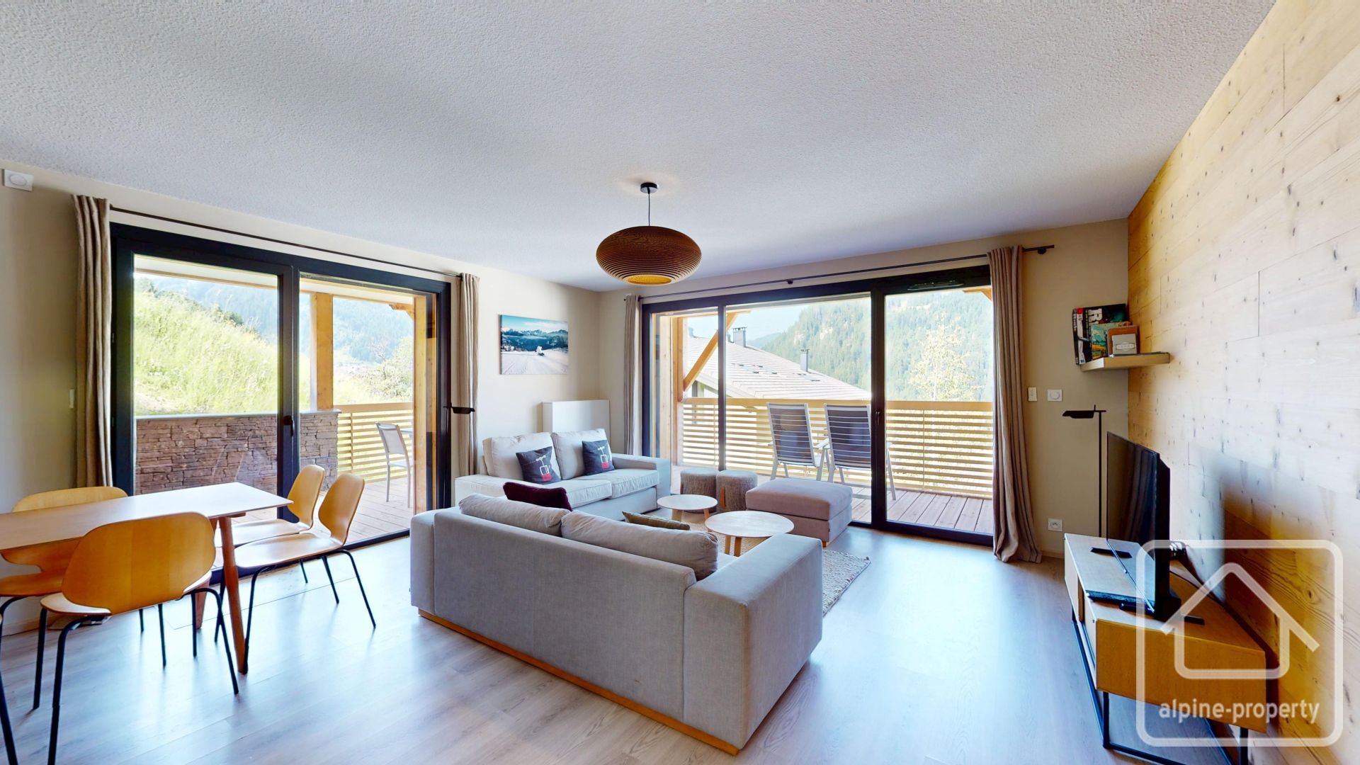 A Spacious And Modern Three Bedroom Apartment Alongside The Pistes. – APPTVIEW