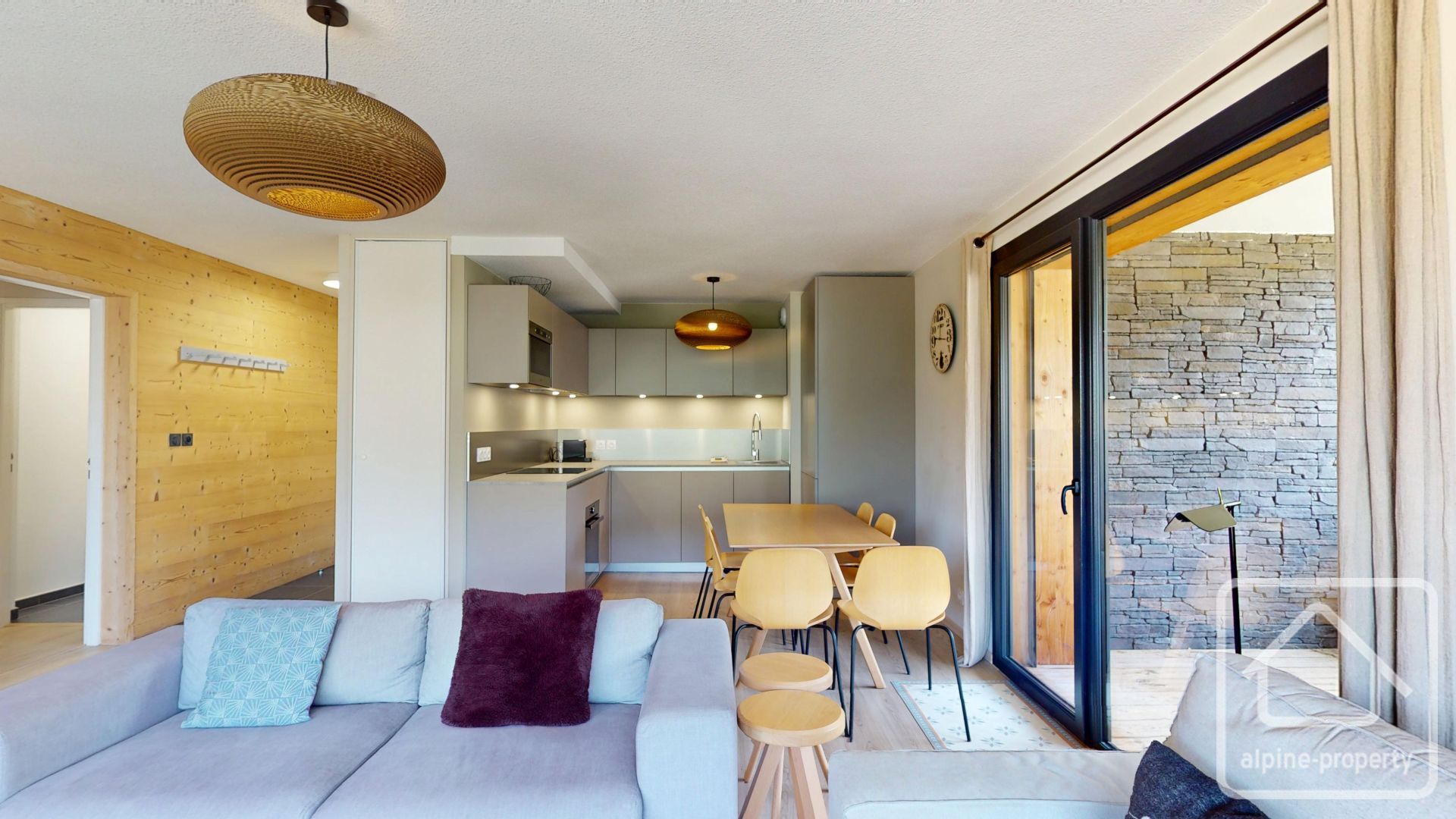 A Spacious And Modern Three Bedroom Apartment Alongside The Pistes. – APPTVIEW