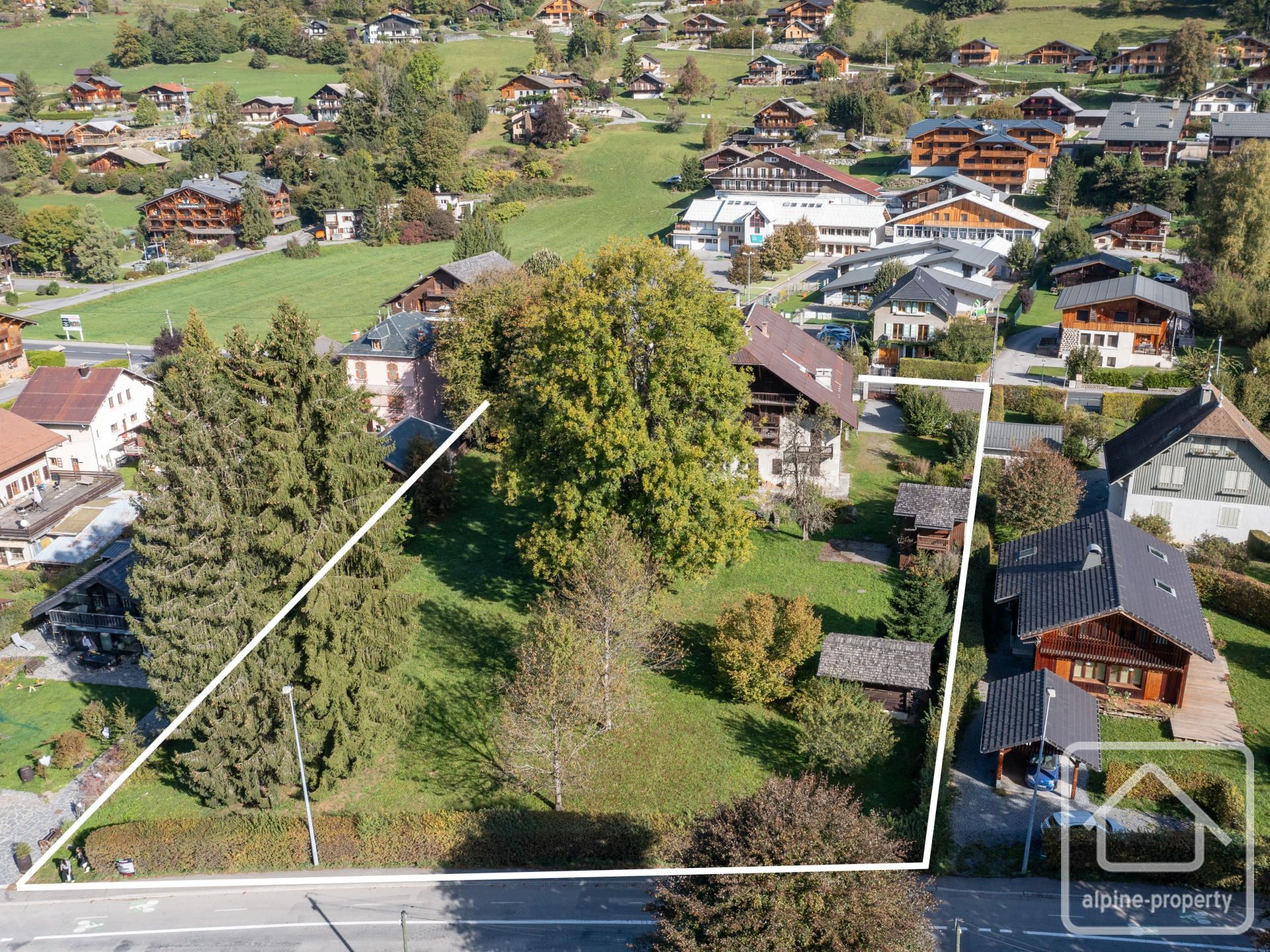 Thoughtfully Designed 2 Bedroom Apartment With Bunk Room On The Ground Floor, Offering Breathtaking Views Of Le Criou. – ELOGEB005