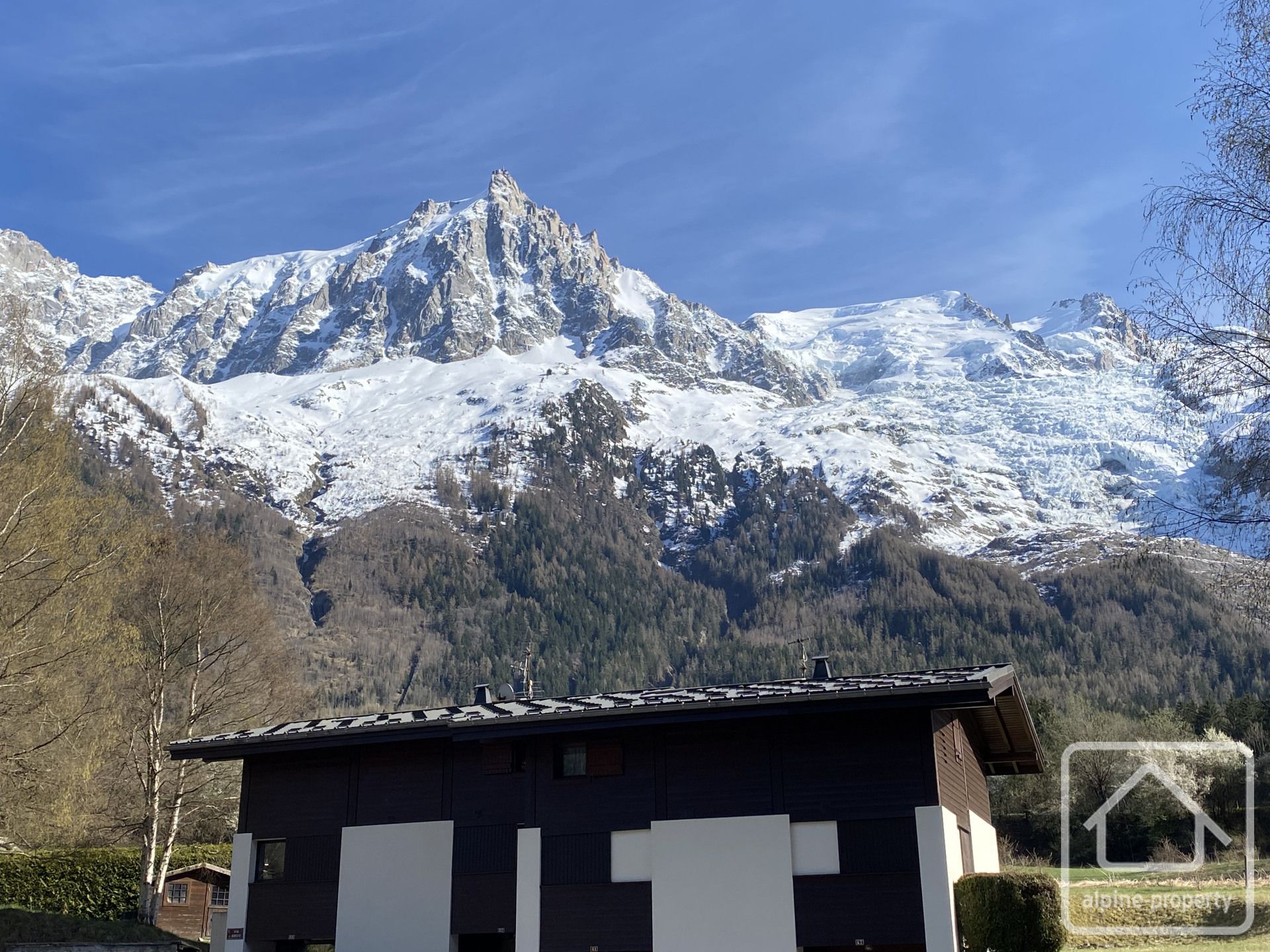 Renovated As New 3 Bedroom 2 Bathroom Apartment With Terrace And Balcony, Close To Chamonix Centre – ATELIER2