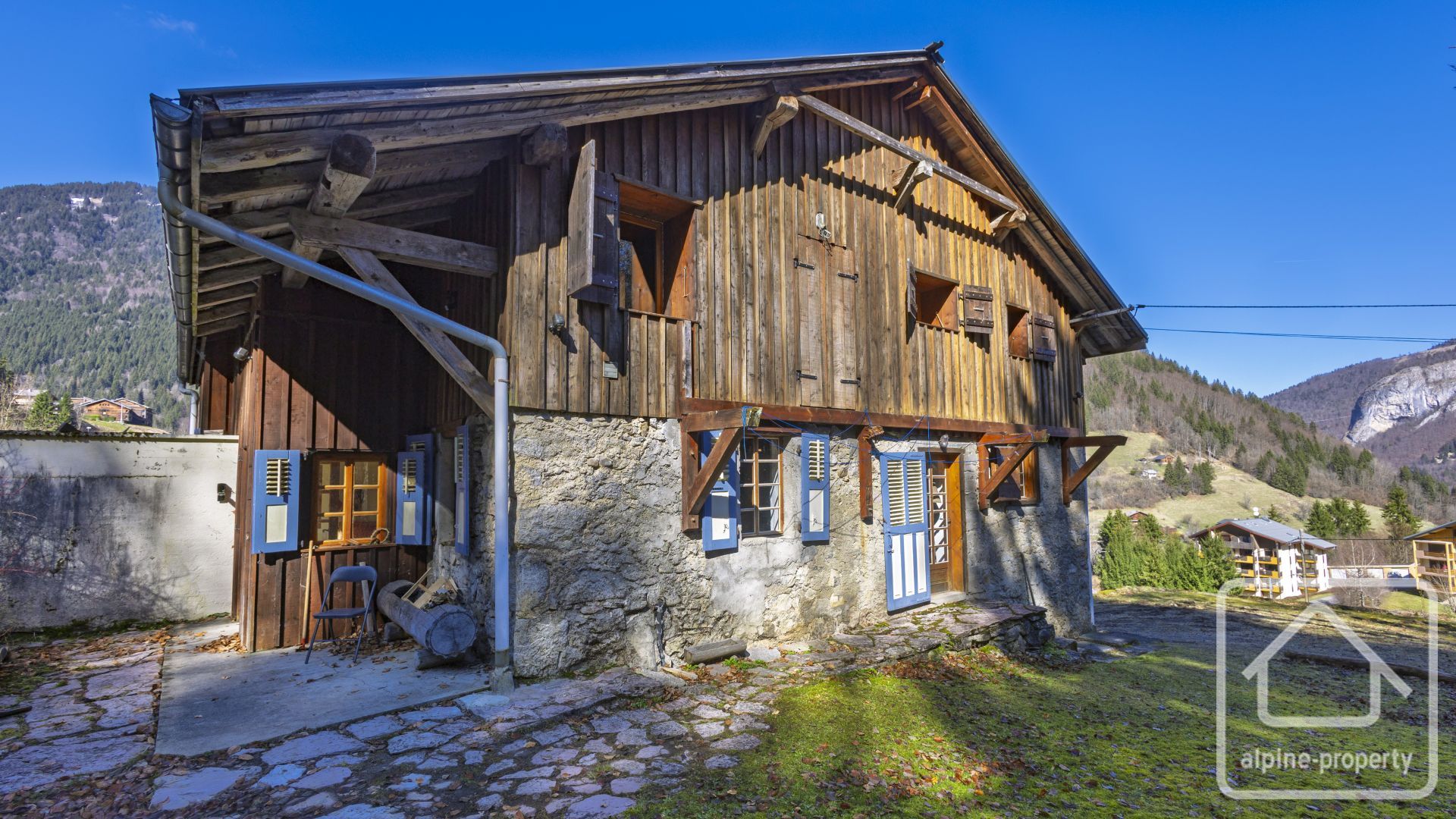 Charming Semi-detached House With Garden For Sale In Saint-Jean-d’Aulps. – CHALETENZO