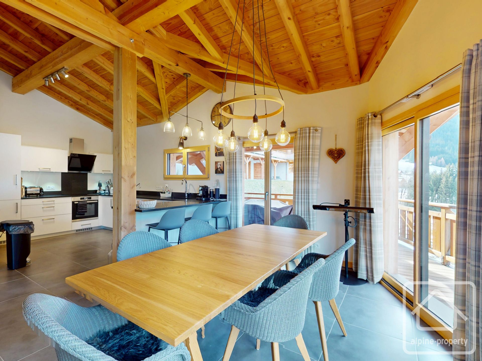 A Modern Semi Detached Chalet In An Excellent Location Not Far From The Centre Of Chatel. – CHALETETRINGA