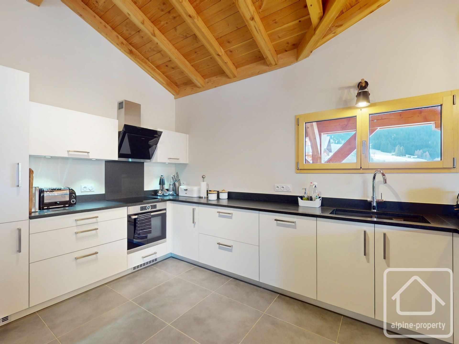 A Modern Semi Detached Chalet In An Excellent Location Not Far From The Centre Of Chatel. – CHALETETRINGA