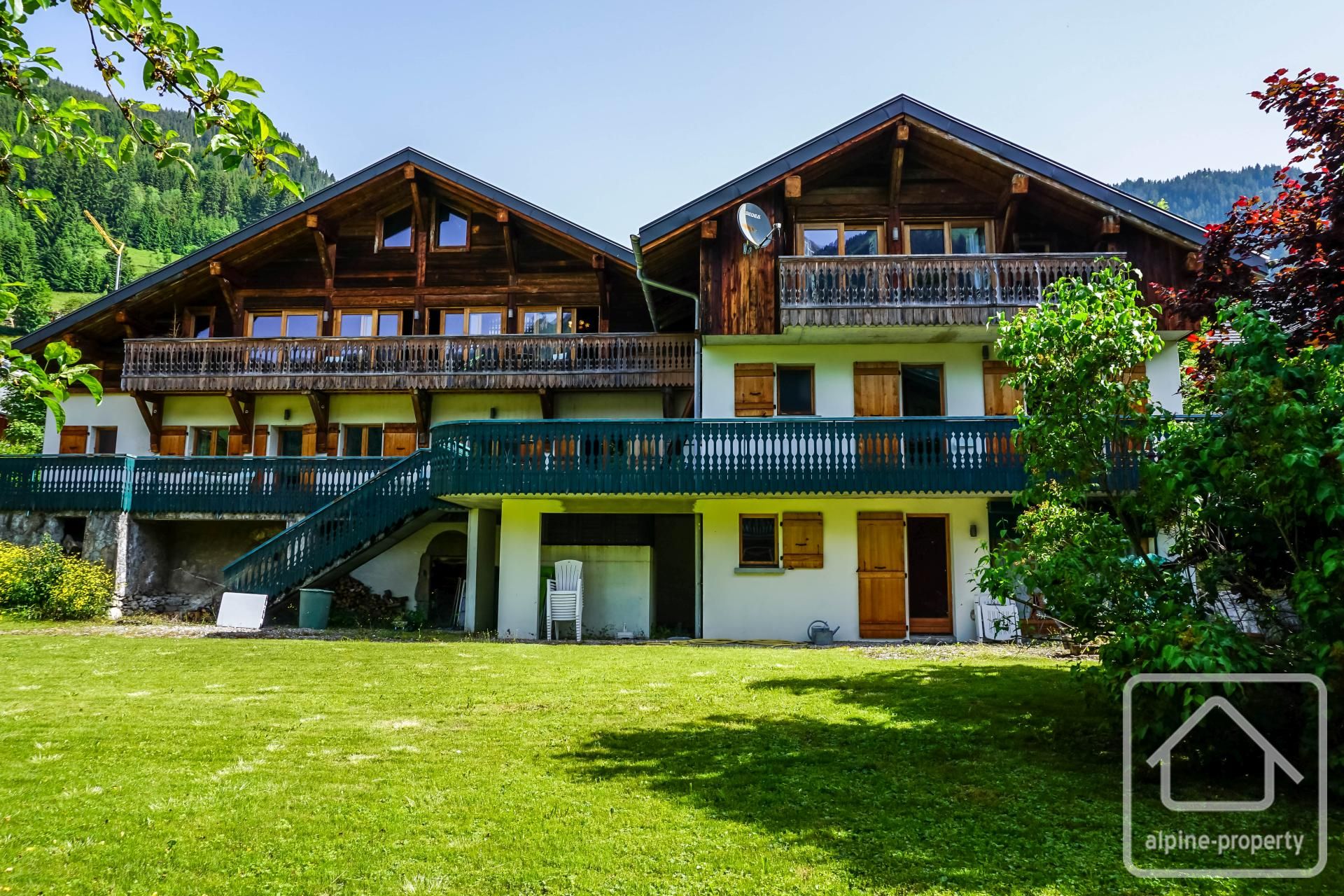 A Spacious, Modern And Fully Renovated Farm, Located Right In The Centre Of La Chapelle D’Abondance. – LAFERME