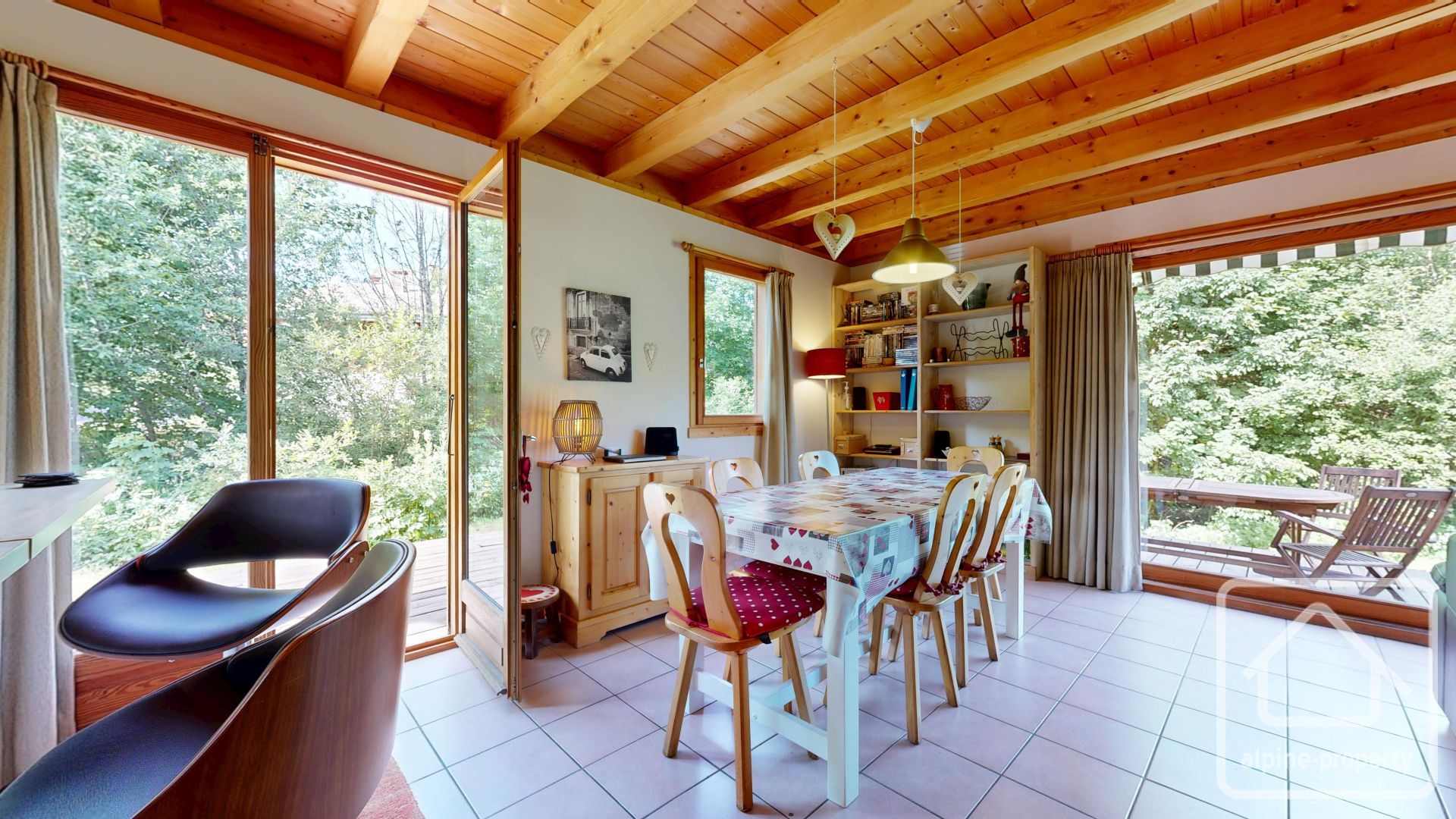 Close To The Pistes In Les Gets, A Three-bedroom Family Chalet With Garage,  Garden With Super Sun Terrace, And Ample Storage. – MURES