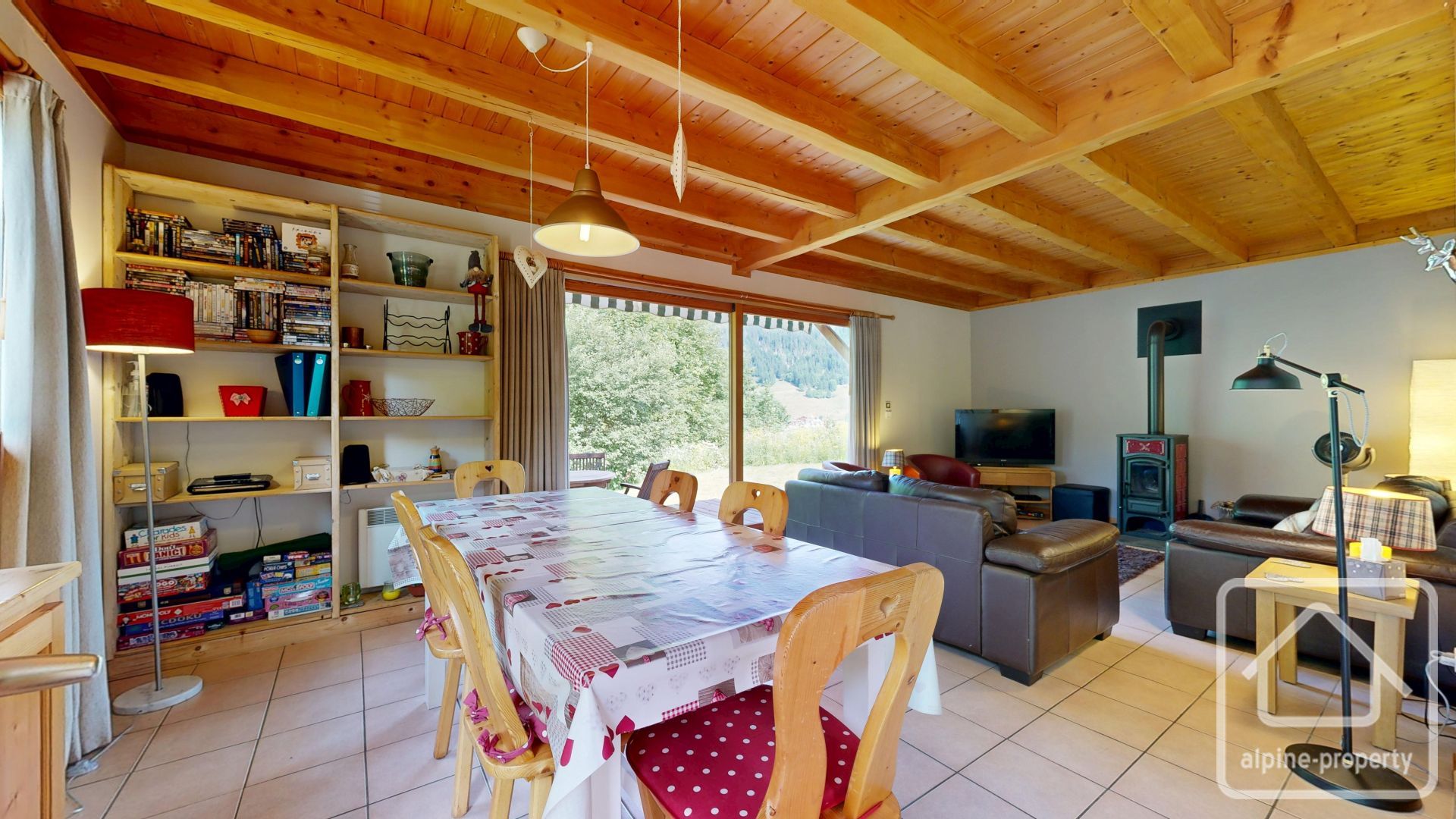 Close To The Pistes In Les Gets, A Three-bedroom Family Chalet With Garage,  Garden With Super Sun Terrace, And Ample Storage. – MURES