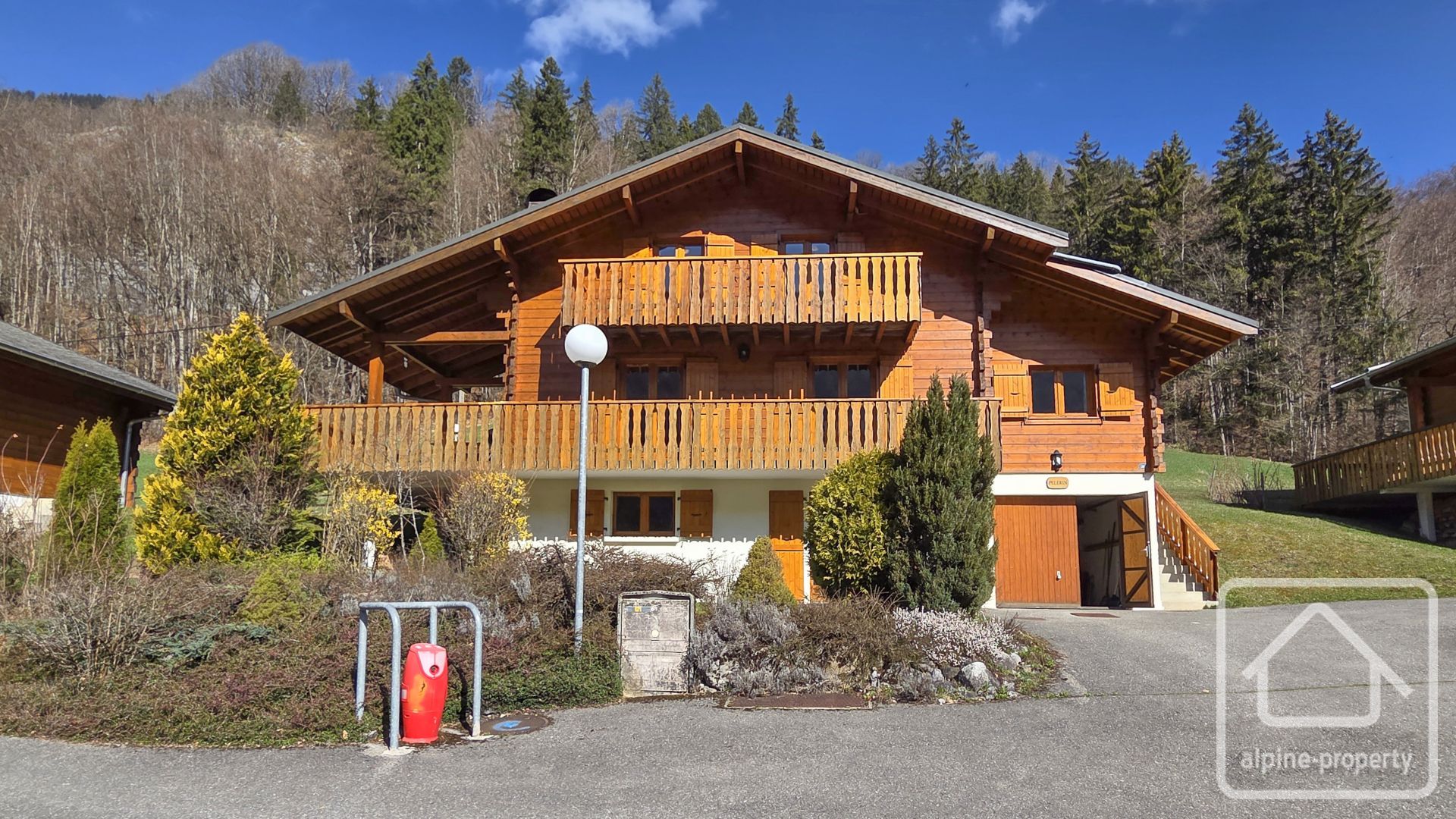 A Modern And Spacious Six Bedroom Chalet In A Sunny Location Just Outside Of Abondance. – CHALETPELERIN