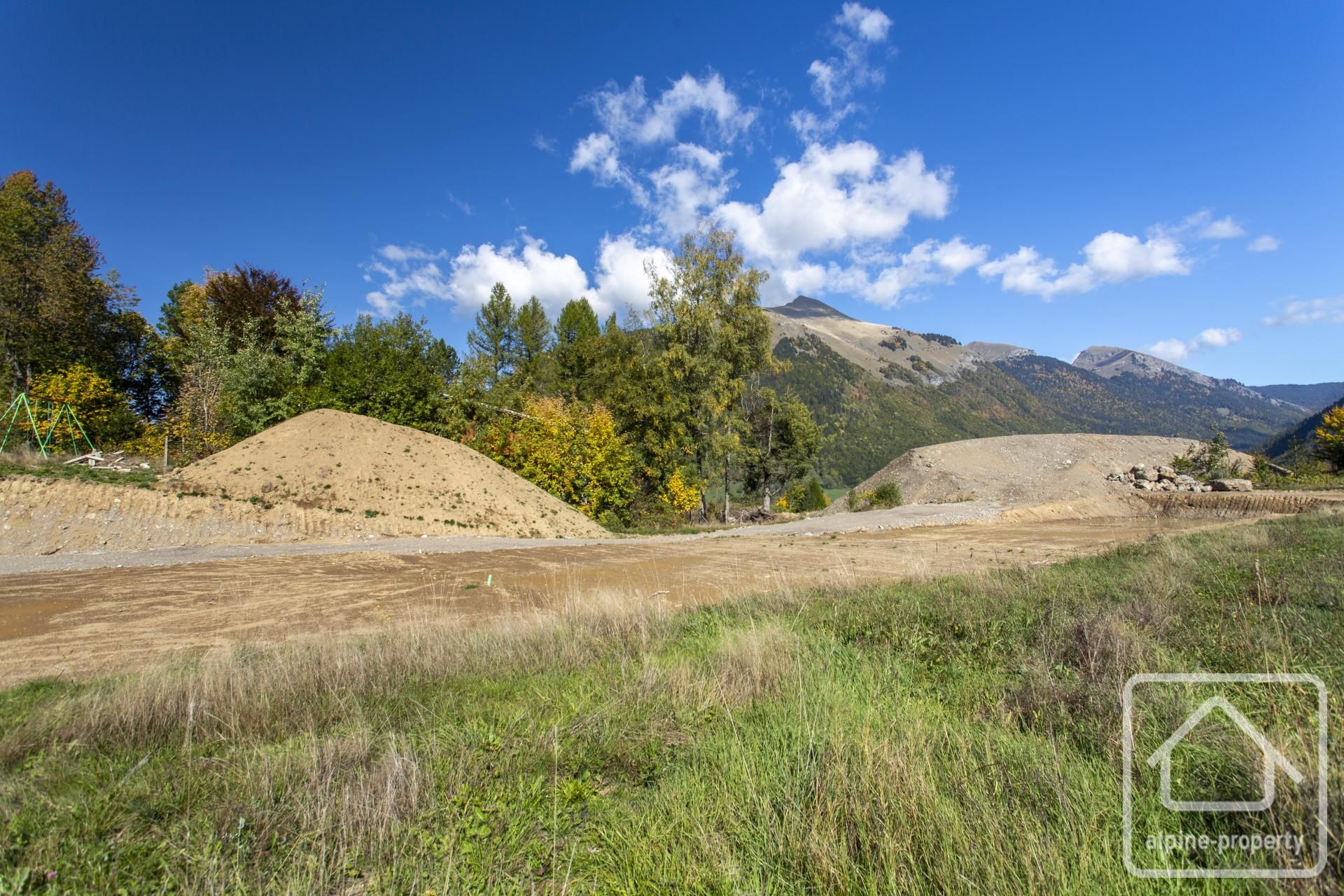 A Super, Mixed Programme Of New-build Apartments And Chalets, In A Sunny Setting With The Ski Bus Stop Nearby. – DOMAINEARDOISECHLTH2
