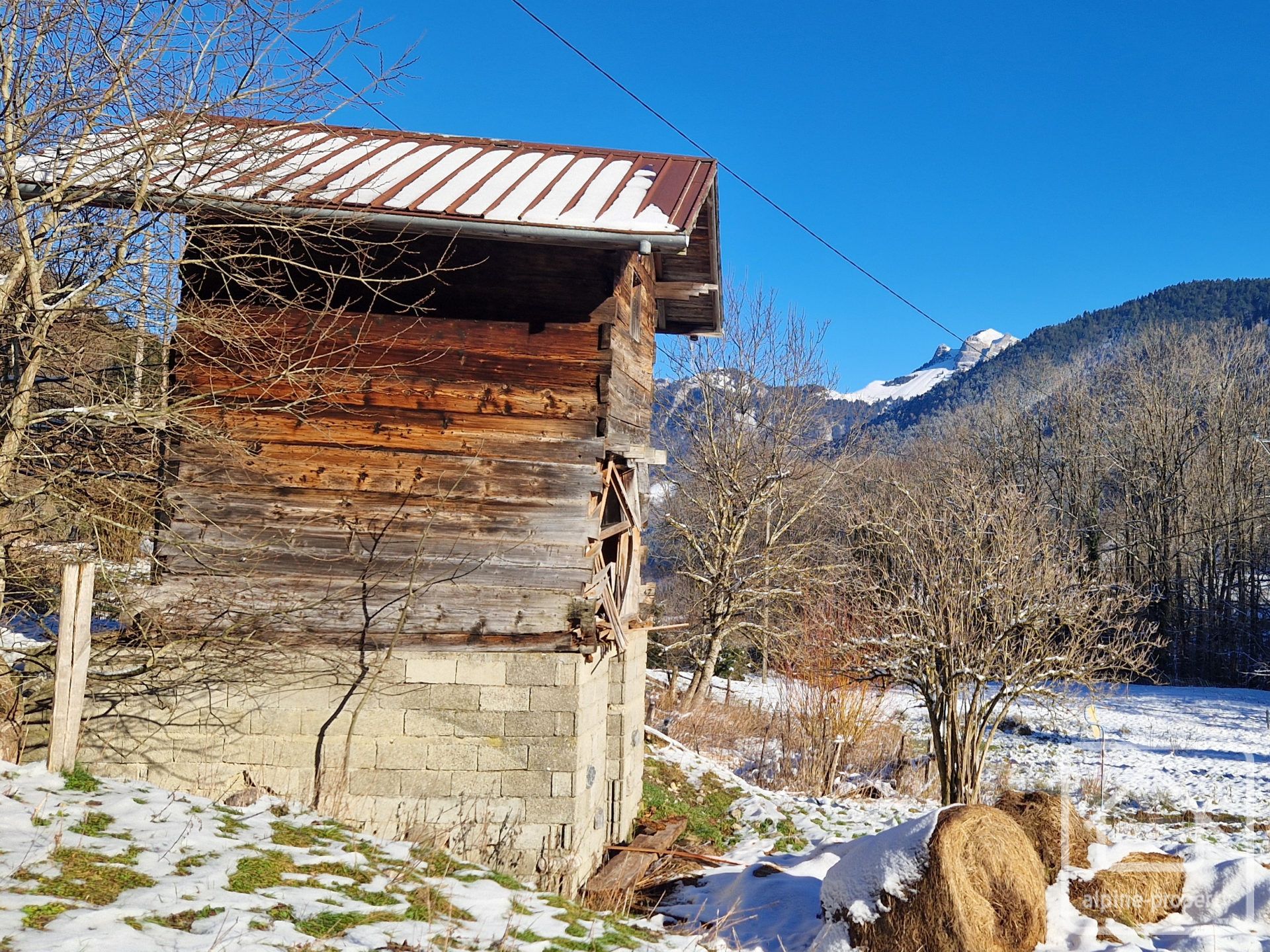 A Small Three Story Mazot For Renovation. – MAZOTCOURBES