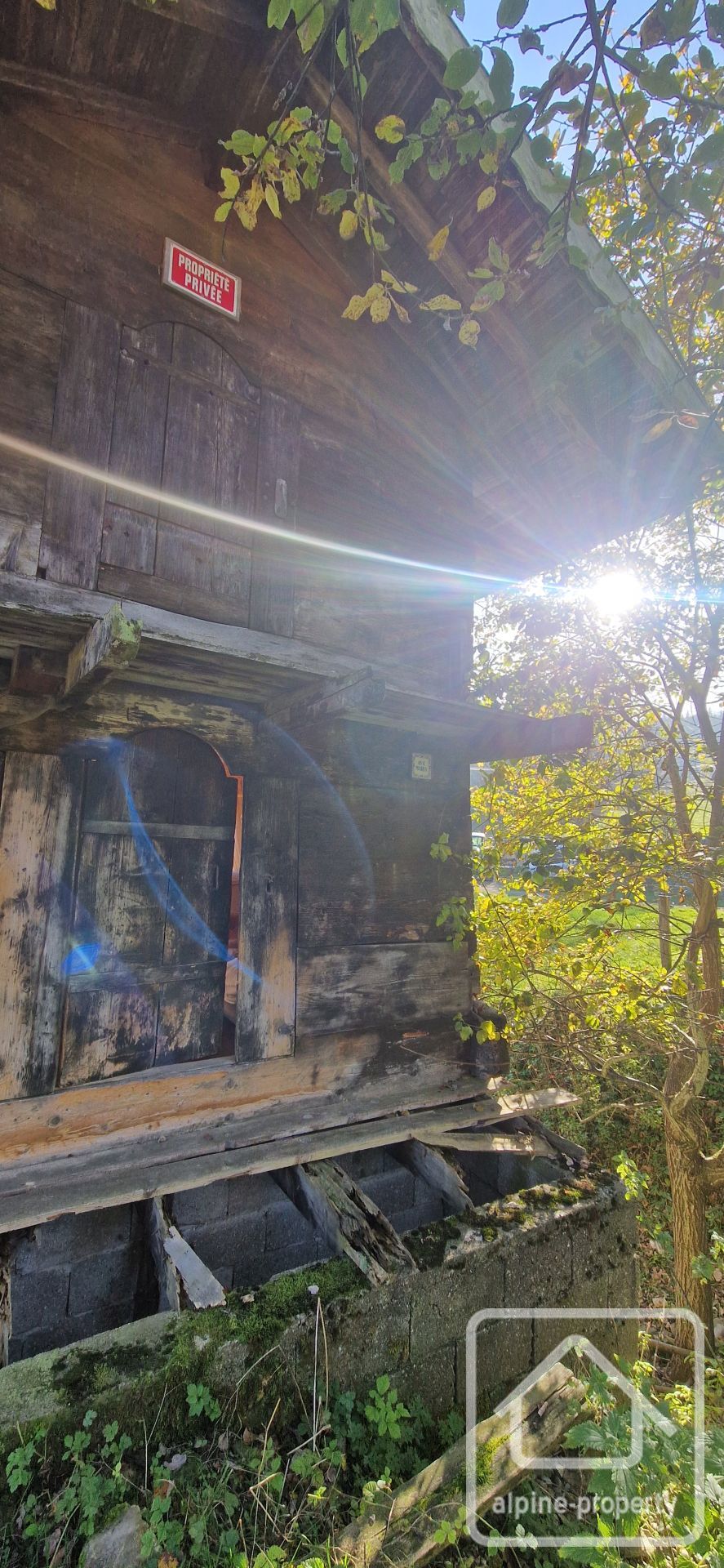 A Small Three Story Mazot For Renovation. – MAZOTCOURBES