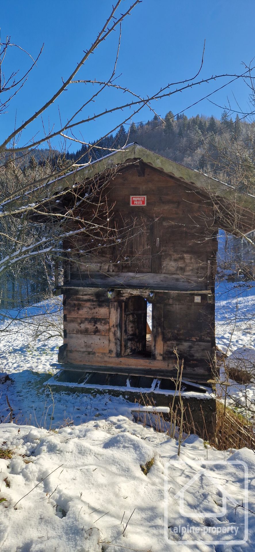 A Small Three Story Mazot For Renovation. – MAZOTCOURBES