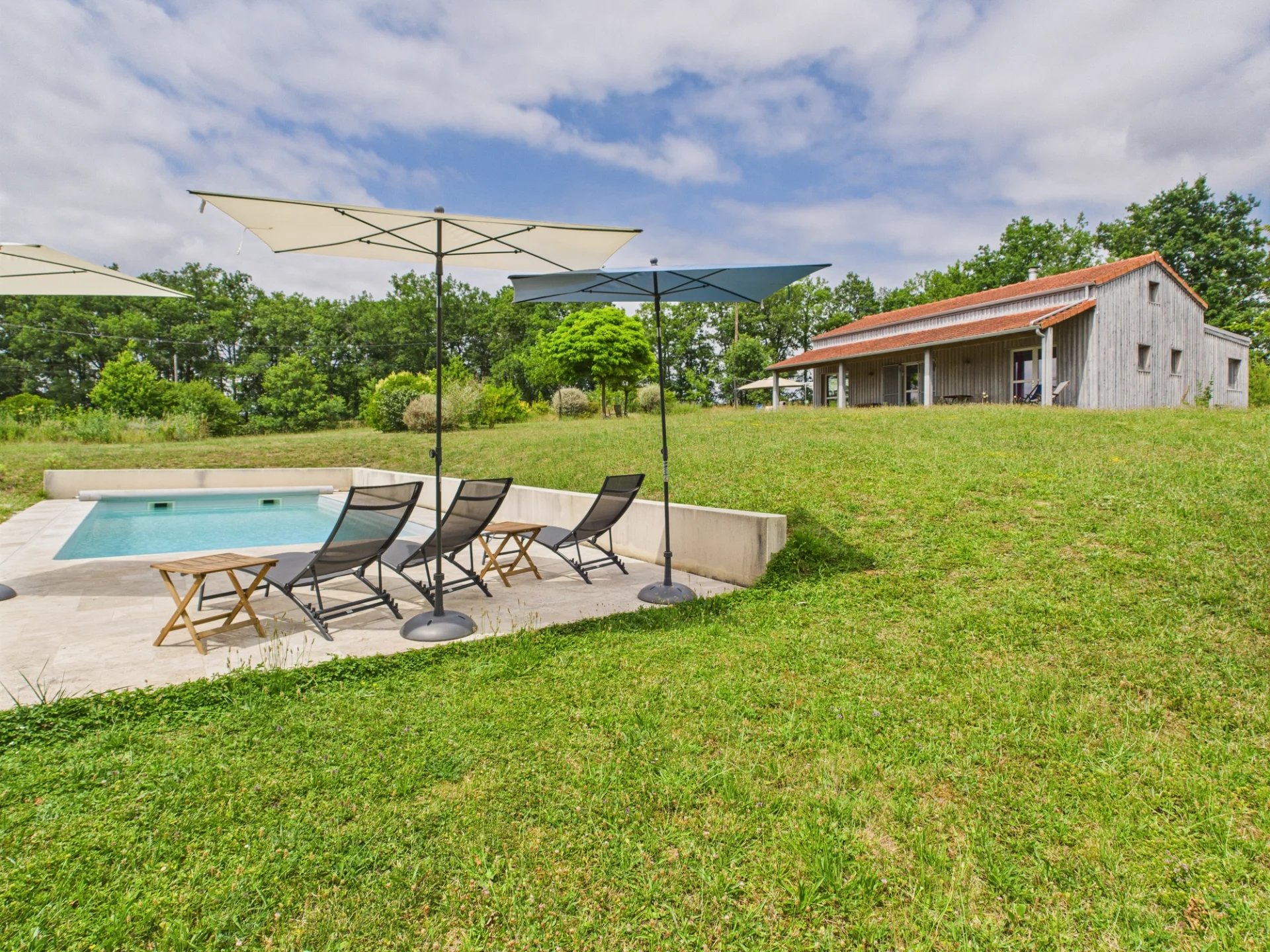 Lovely single-storey wooden house with pool, Aquitaine – France – BVI80194