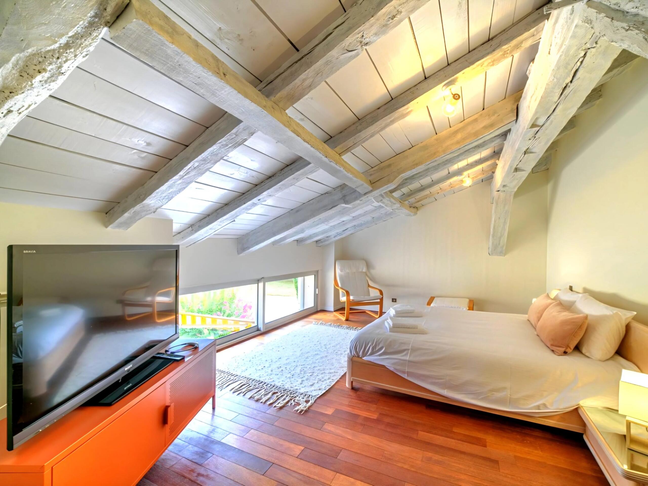 Modern barn conversion and traditional family farmhouse, Aquitaine – France – BVI75799