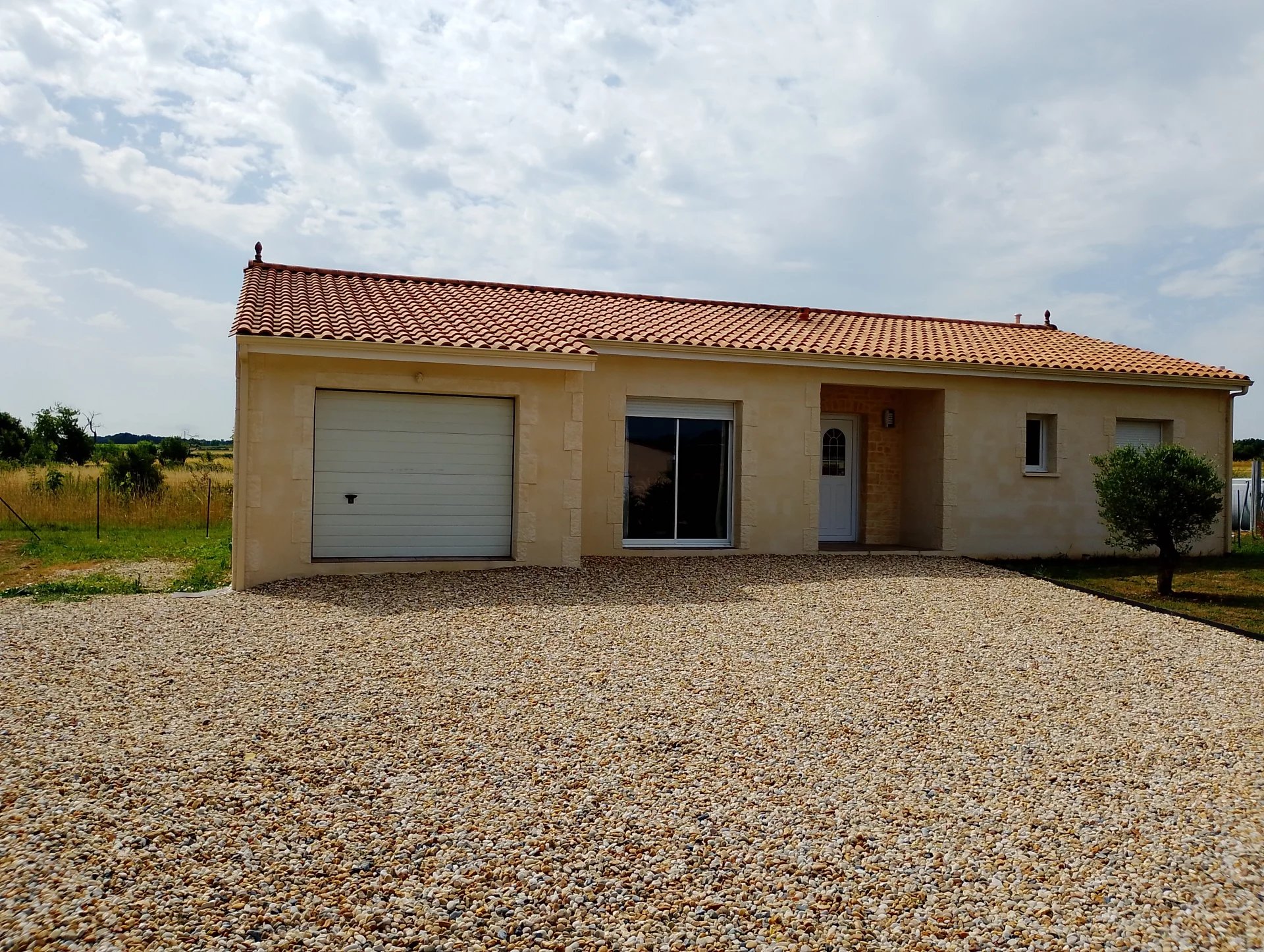 Bungalow about 5 km from JONZAC, Poitou-Charentes – France – BVI79394