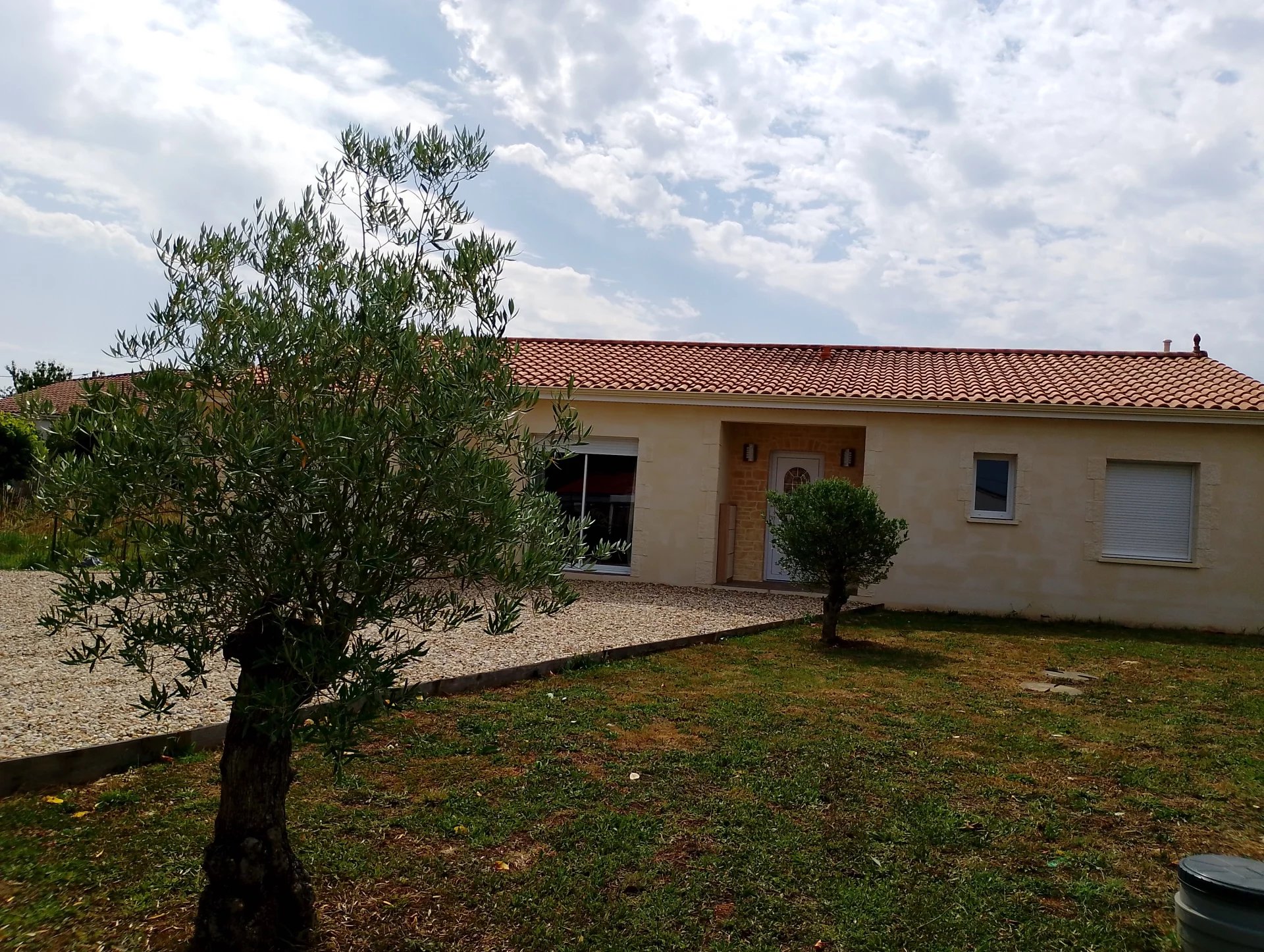 Bungalow about 5 km from JONZAC, Poitou-Charentes – France – BVI79394