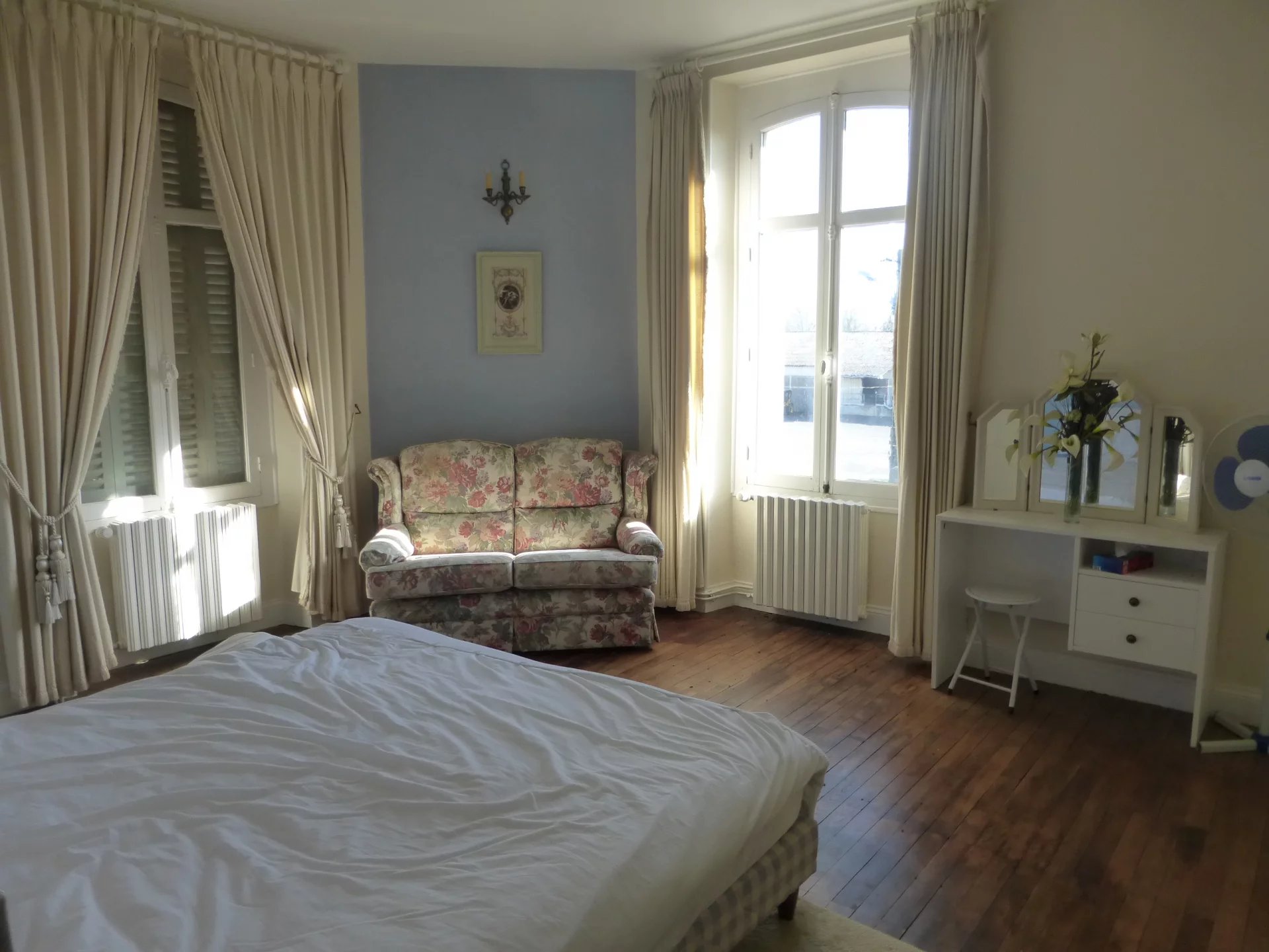 Stylish detached house to refresh, Poitou-Charentes – France – BVI81526