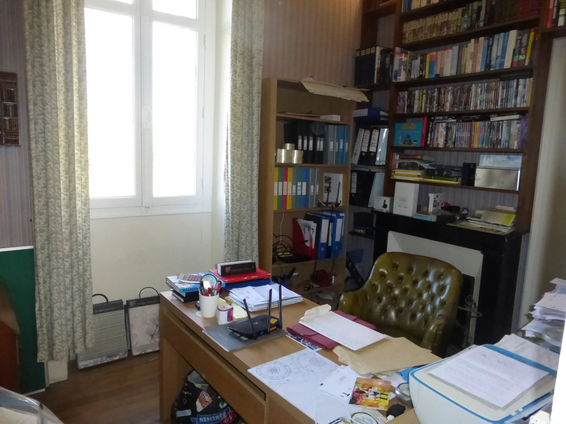 Stylish detached house to refresh, Poitou-Charentes – France – BVI81526