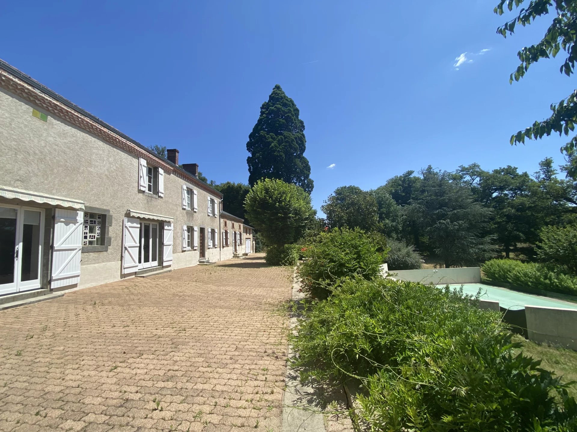 Exceptional country property surrounded by nature, with guest house, pool and mill, Limousin – France – BVI81668