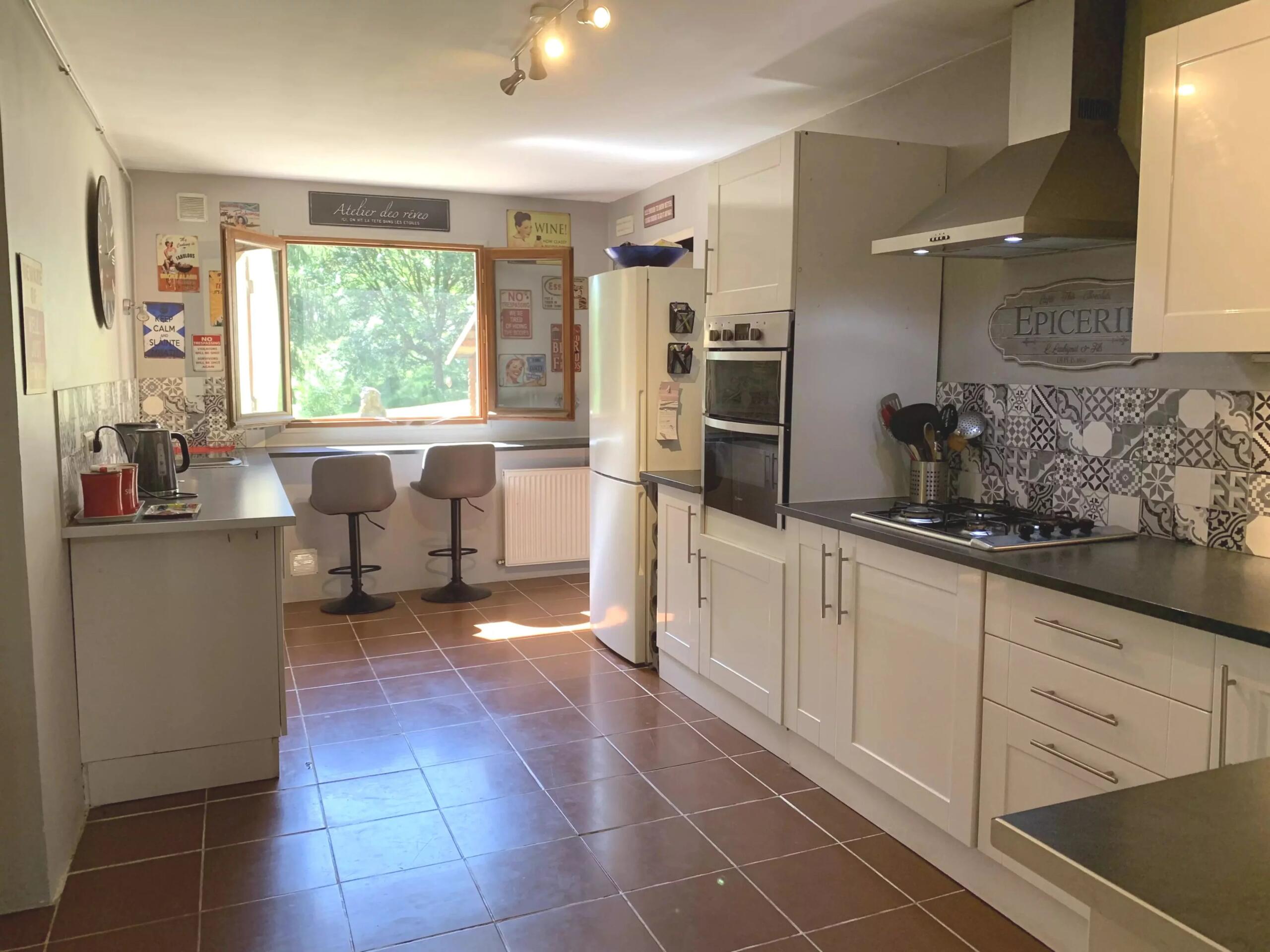 Single-storey home with well-stocked fishing lakes and beautiful mature gardens, Aquitaine – France – BVI81345