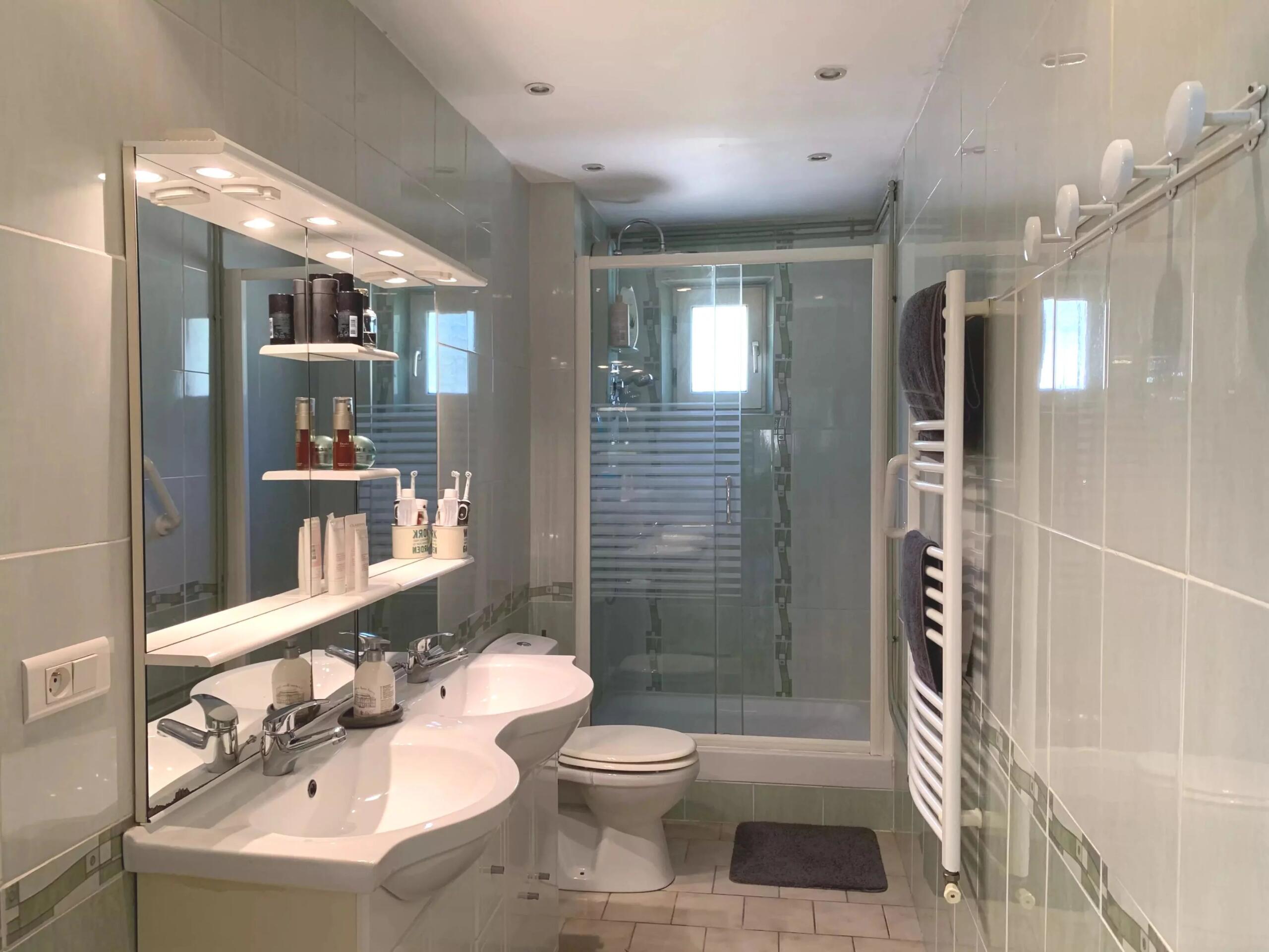 Single-storey home with well-stocked fishing lakes and beautiful mature gardens, Aquitaine – France – BVI81345