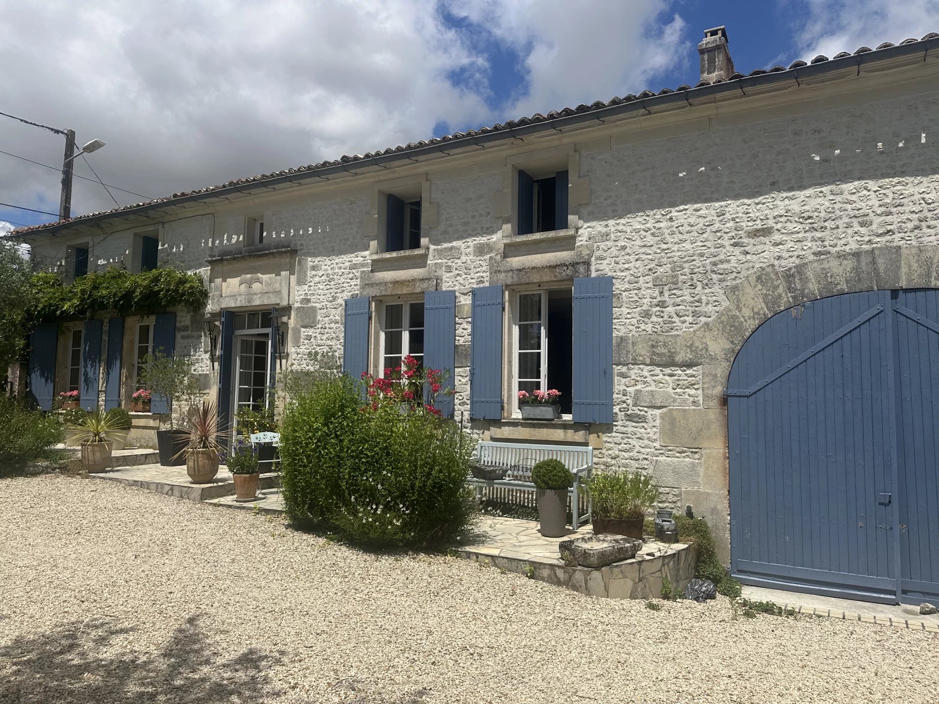 Charming 4-Bedroom Charentaise Stone House with Stunning Views, Poitou-Charentes – France – BVI81714