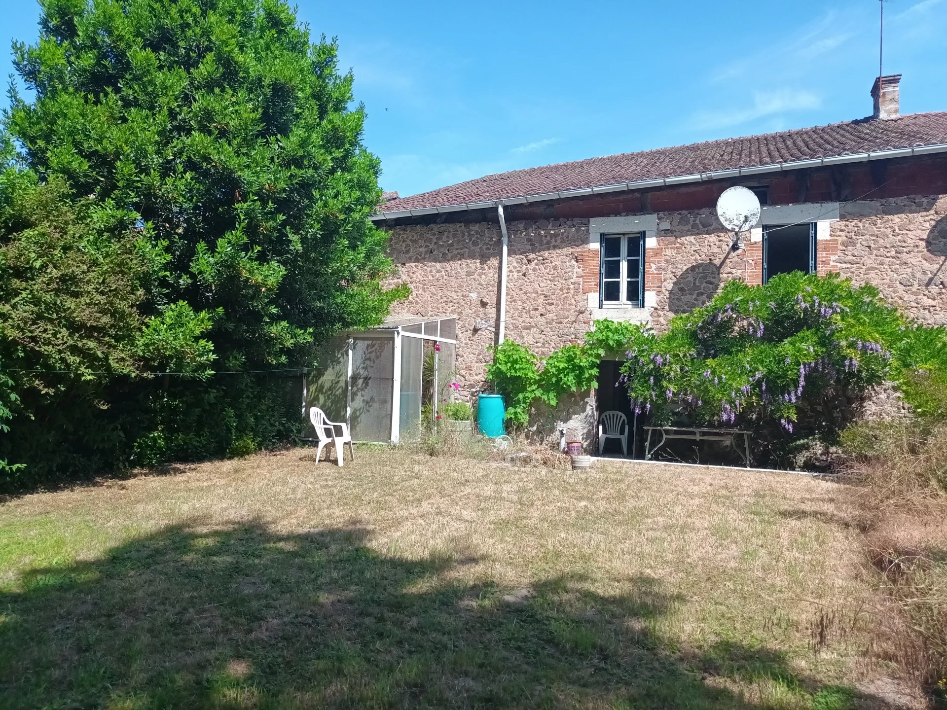 Charming Village Home with Endless Potential!, Poitou-Charentes – France – BVI81679