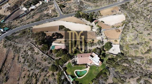 House with farm for sale in La Sabinita, Arona – OPN1853R