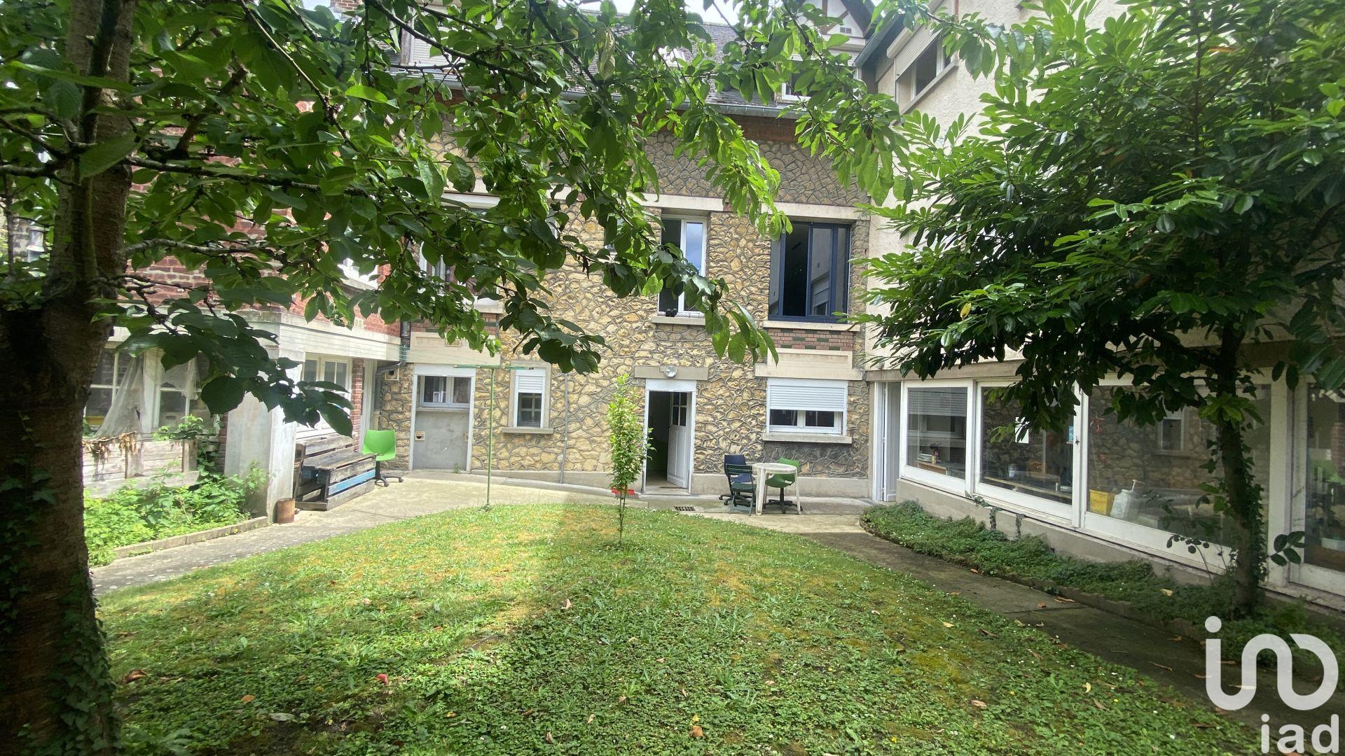 Bureau in Amiens, FR – 1793365