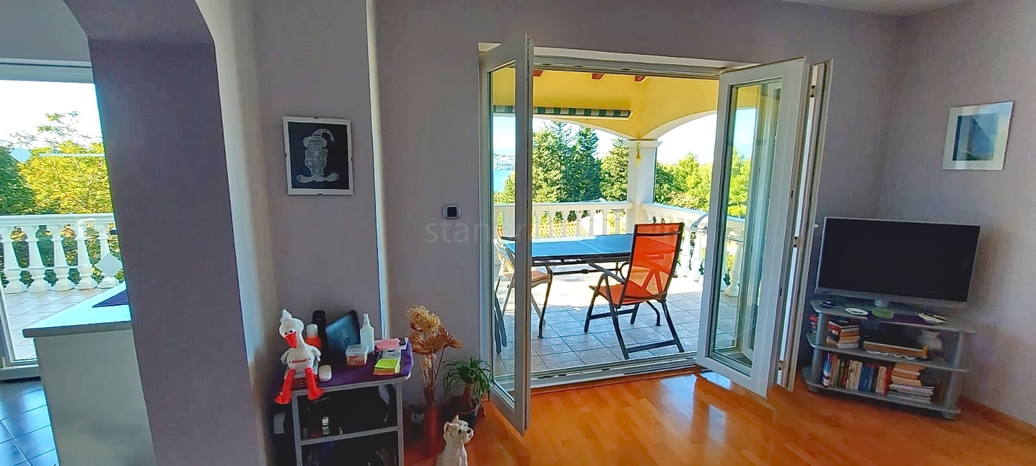 5 bedroom villa in Omišalj, Croatia – 103437