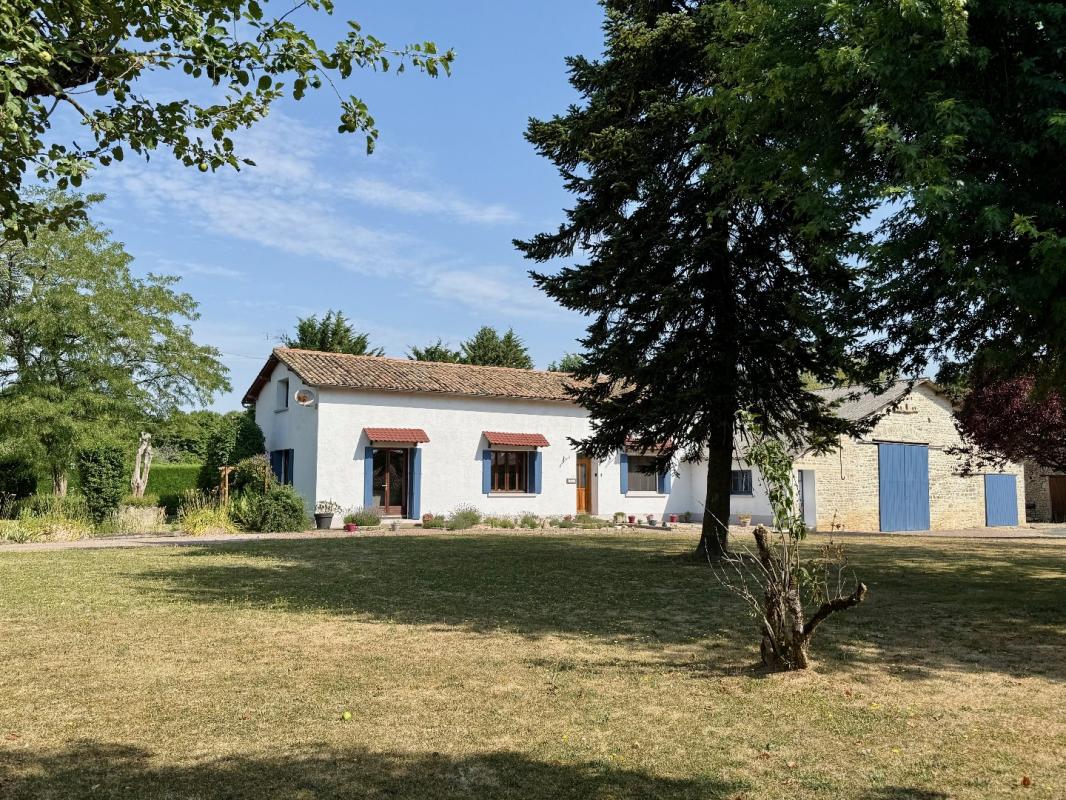 3 bedroom maison traditionnelle in Vancais, Deux-Sèvres, France – 43EF297490BD4108