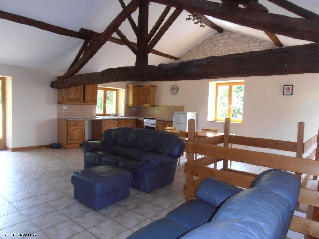 3 bedroom House in Ruffec, France – r7312